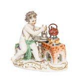 SCULTURA in porcellana Meissen decorata raffigurante "Putto". XIX secolo Misure: h cm 11