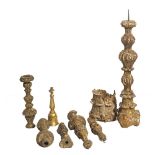 LOTTO composto da ELEMENTI di diversa tipologia in legno dorato. Sicilia XVIII secolo Misure: varie
