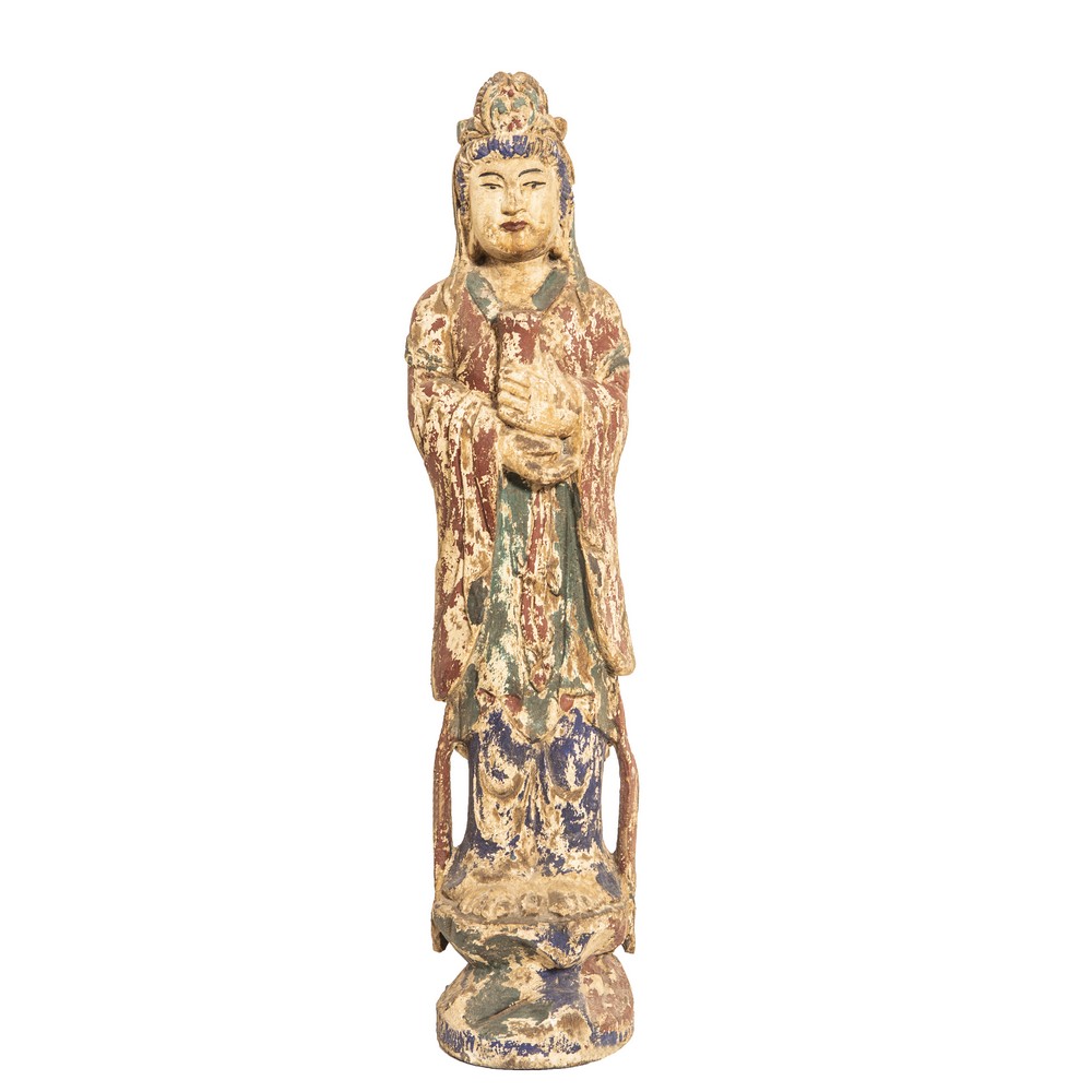 SCULTURA orientale in legno laccato raffigurante "Figura femminile". XIX secolo Misure: h cm 84