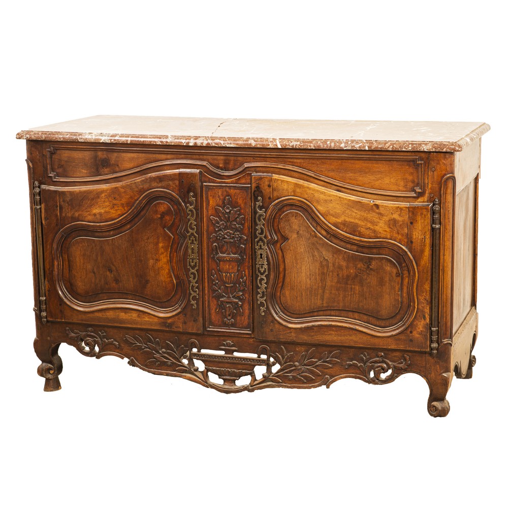 CREDENZA provenzale a due ante in noce con piano in marmo rosso di Francia (rottura nel marmo).