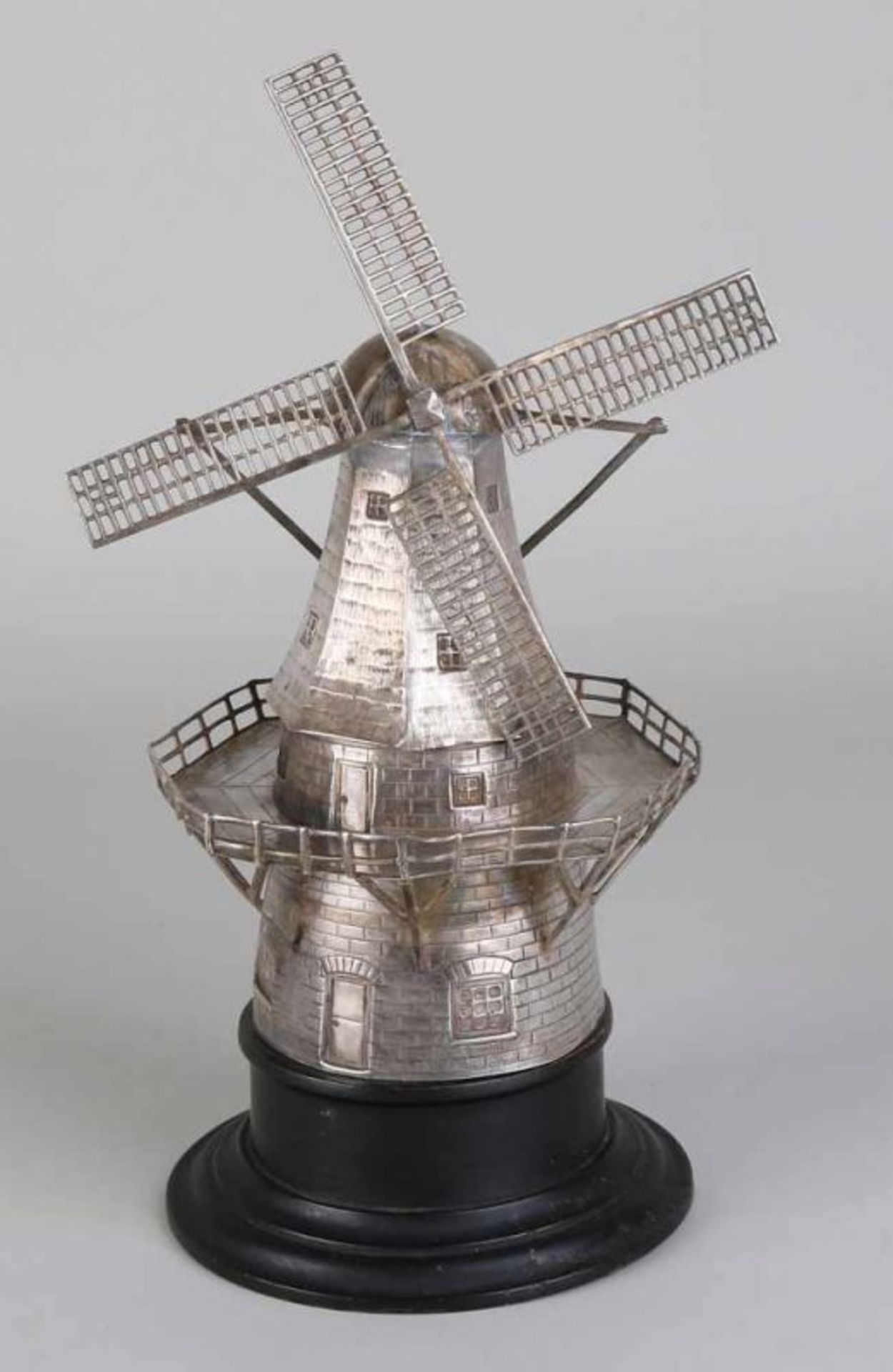 Spezielle Windmühle aus Silber, 833/000, sehr schön graviert De Hoop, 1838, mit rotierenden