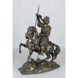 Bronzestatue aus dem 19. Jahrhundert. Ritter mit verschiedenen Waffen + Schild. Osmanischer