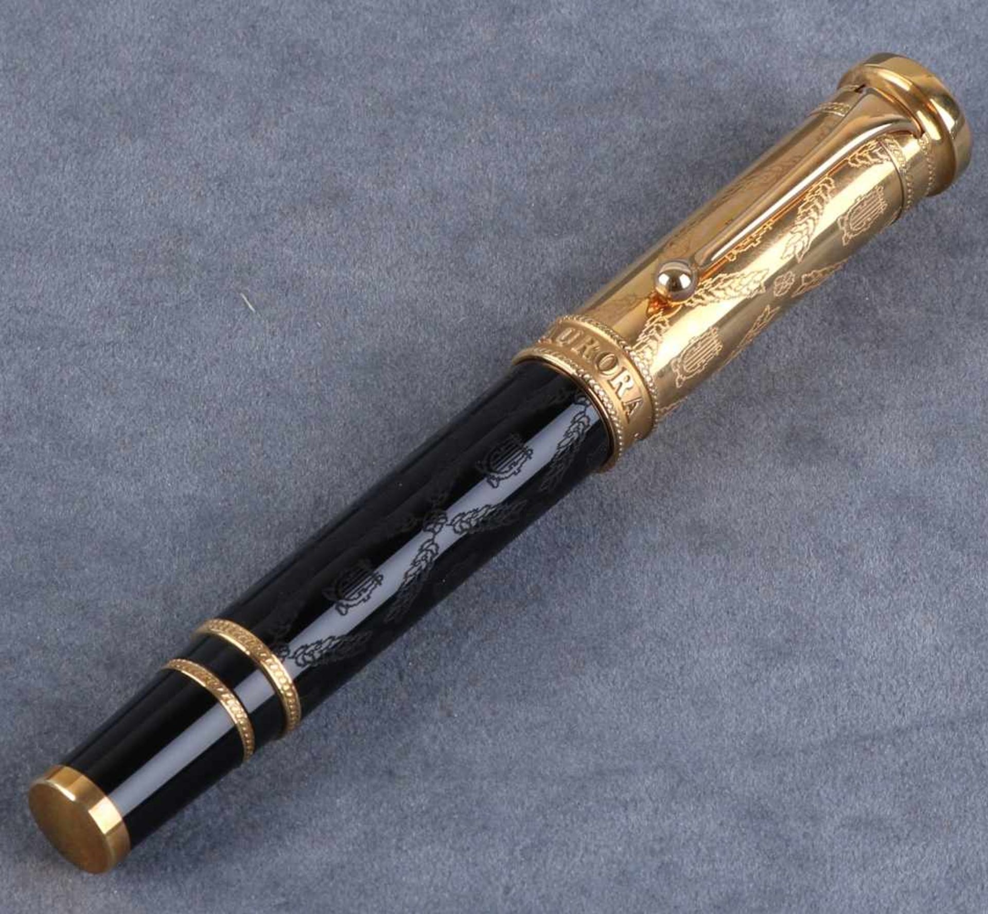 Very rare and exclusive Aurora pen Giuseppe Verdi Opera Gold ".  Nice pen, engraved all around and