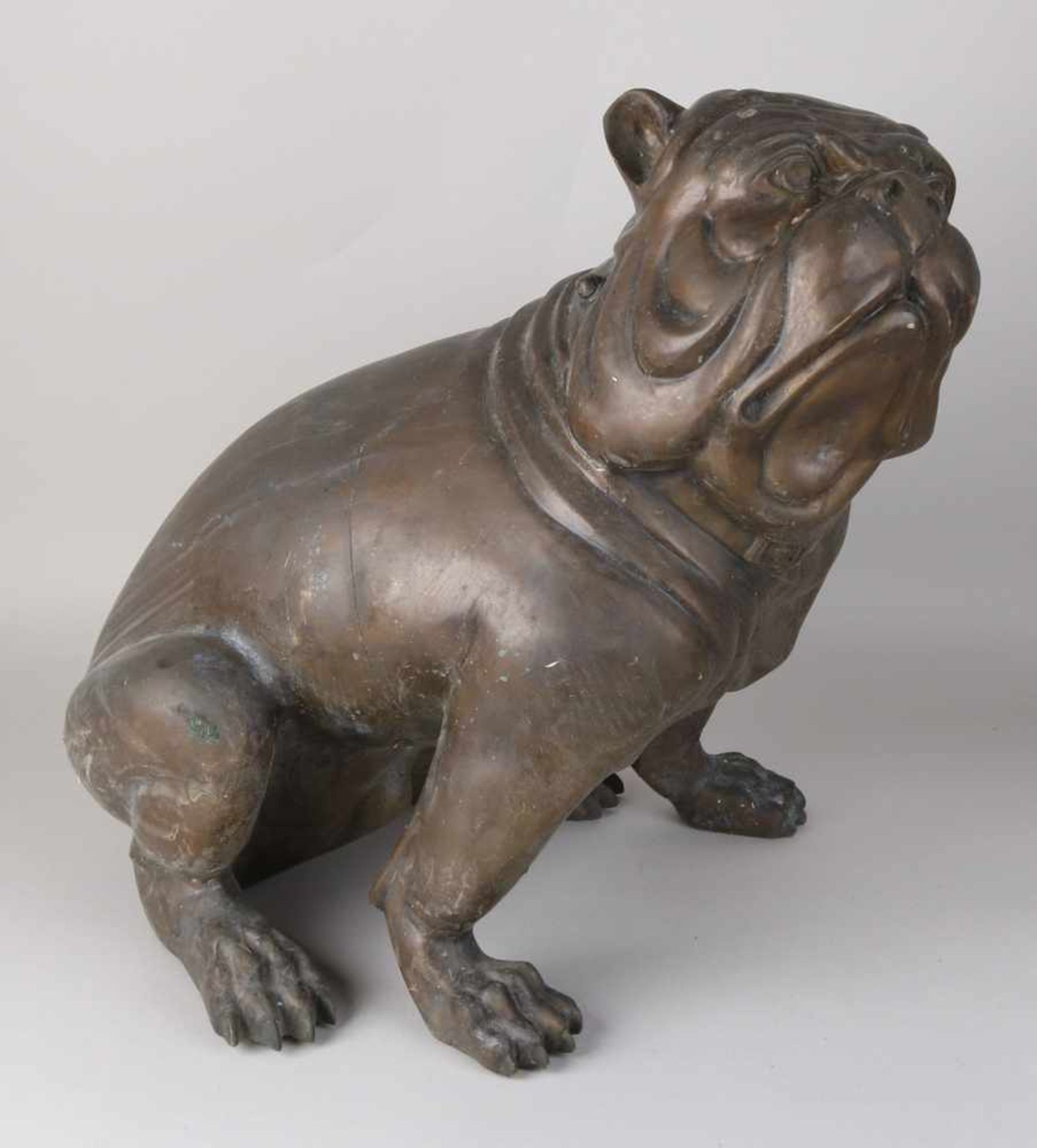 Large bronze dog. Bulldog. Late 20th century. Dimensions: 54 x 54 x 35 cm. In good condition.