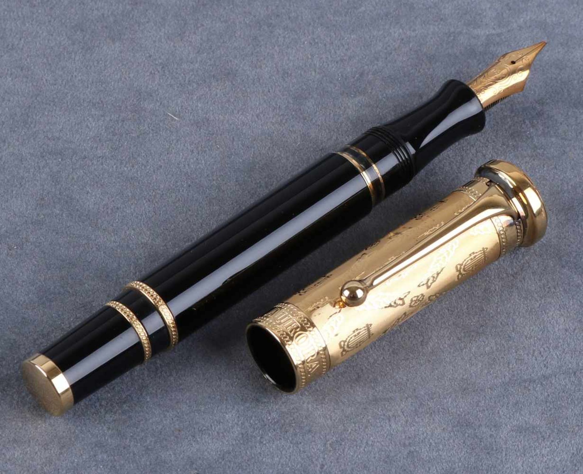 Very Exclusive Aurora pen Giuseppe Verdi Opera Vermeille ".  Sterling cap with golden crown, - Image 3 of 3