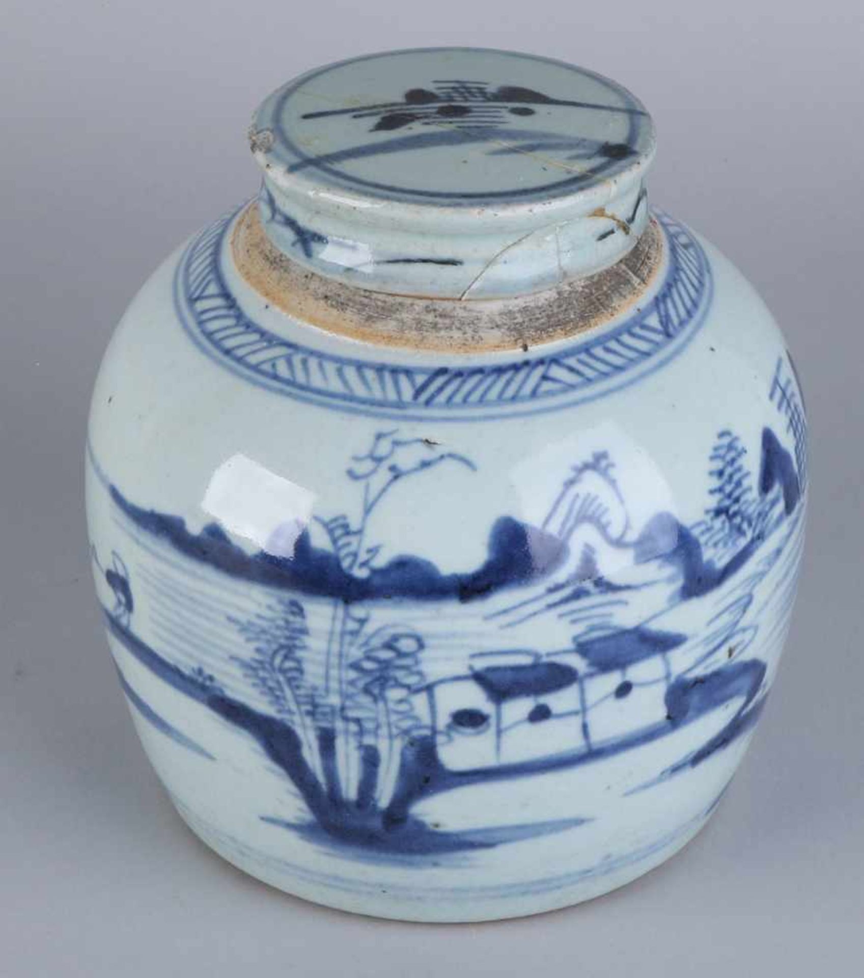 18th Century Chinese porcelain large ginger jar with seascape. Glued cover. Dimensions: 19 x 17 x