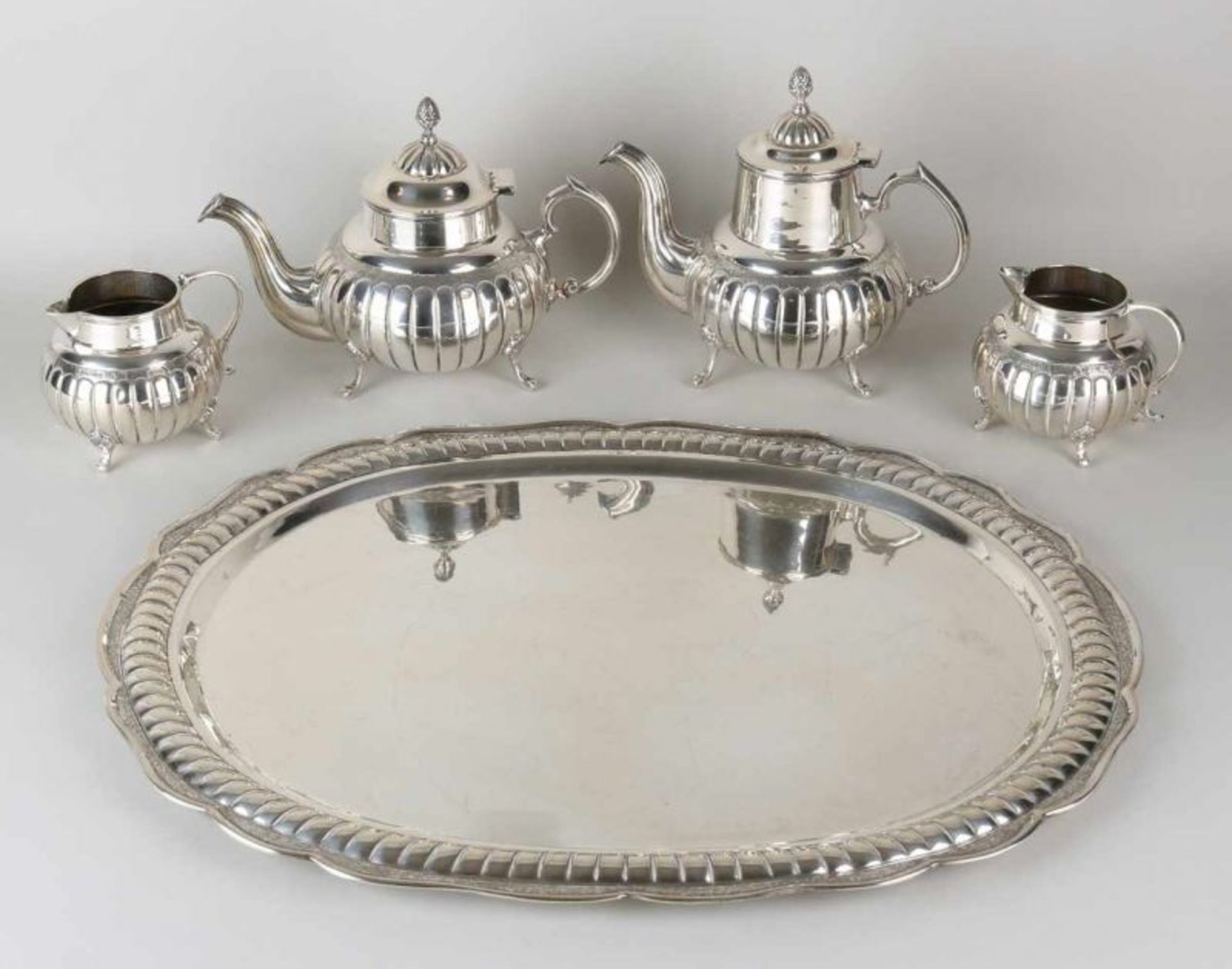 Large silver coffee service, 900/000, with a coffee pot, tea pot and 2 milk jugs placed on an - Bild 2 aus 2