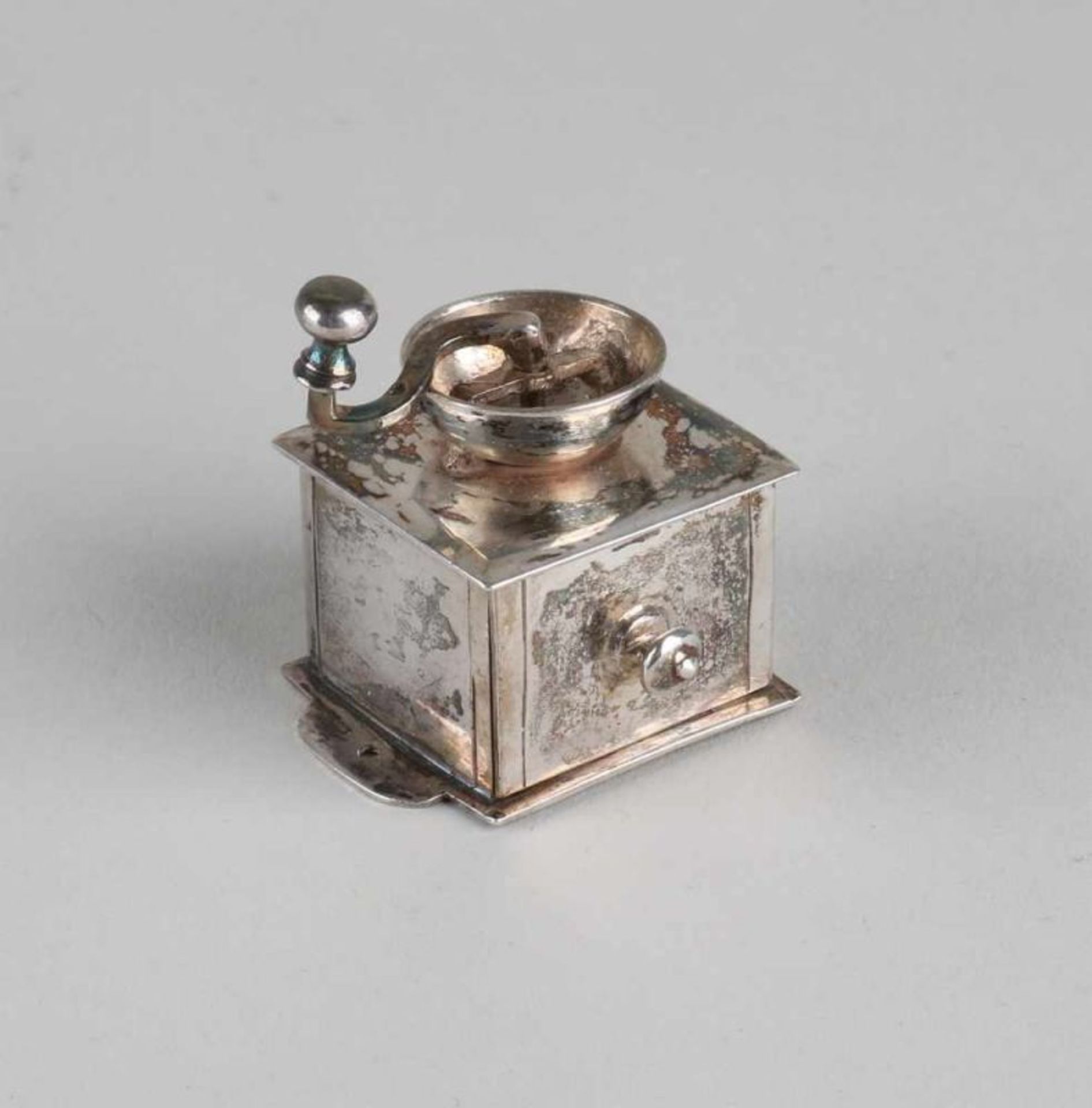 18th Century miniature coffee grinder MT .: Jan Borduur, Amsterdam, jl.:M:1746. 4x3x4.5 cm. about 51