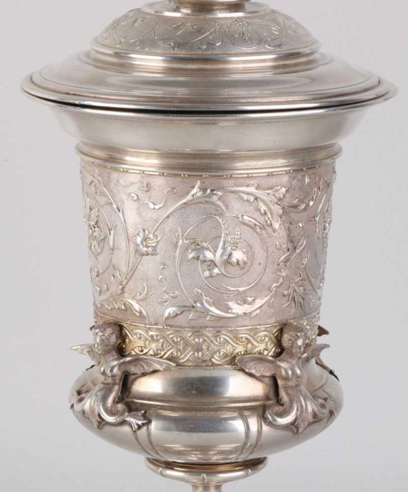 Antique silver show cup, 800/000, with lid. Round cup, decorated with a putti cartouche, four - Bild 2 aus 5