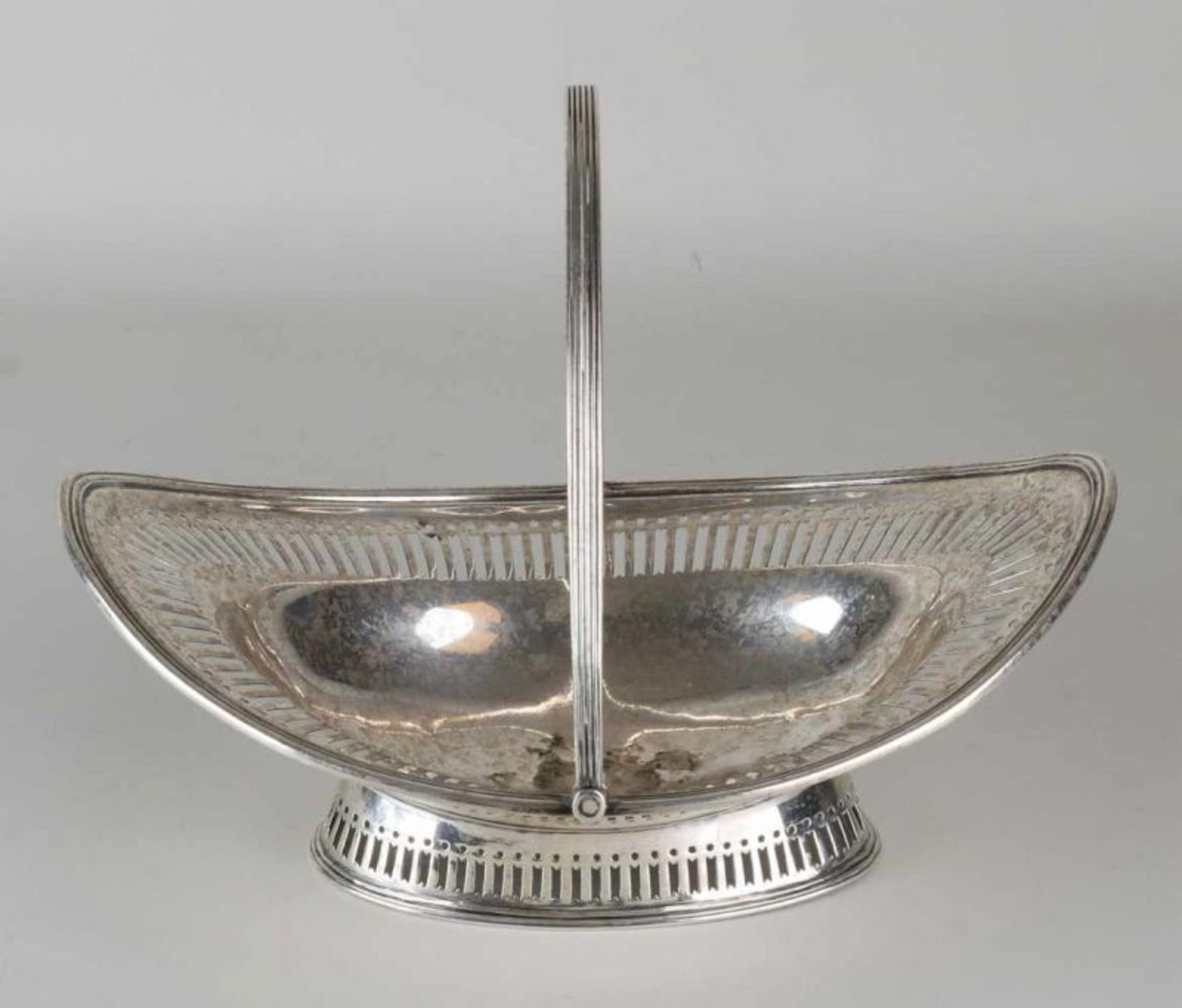 Beautiful silver handle basket, 925/000, Empire style, boat-shaped with sawn bar pattern, placed