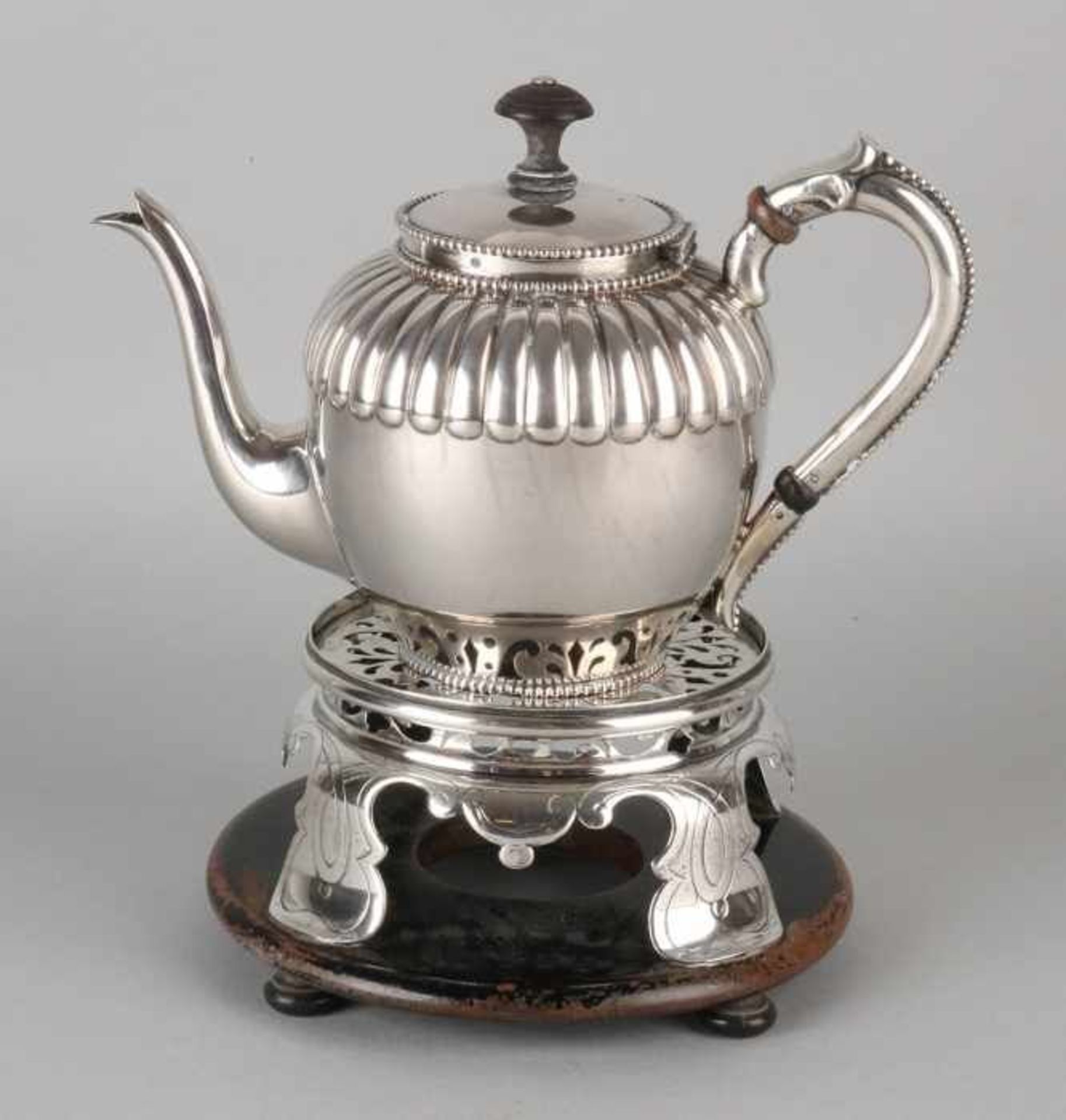 Silver jug with stove, 833/000, Silver jug with cannelures on top, with hinged lid and handle with