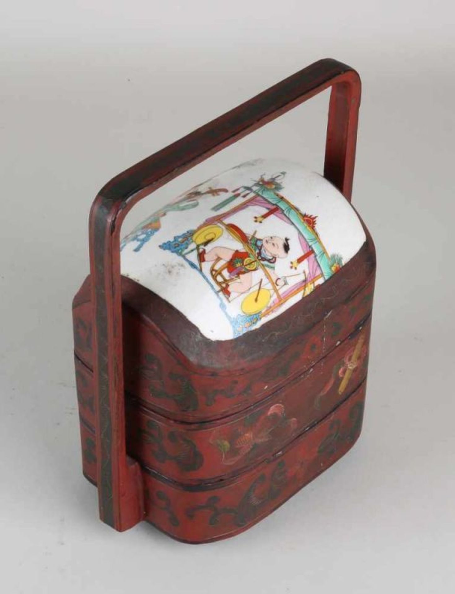 Old Chinese lacquerware stacking box with painting and Family Rose plaque on lid. Musicians. 21st