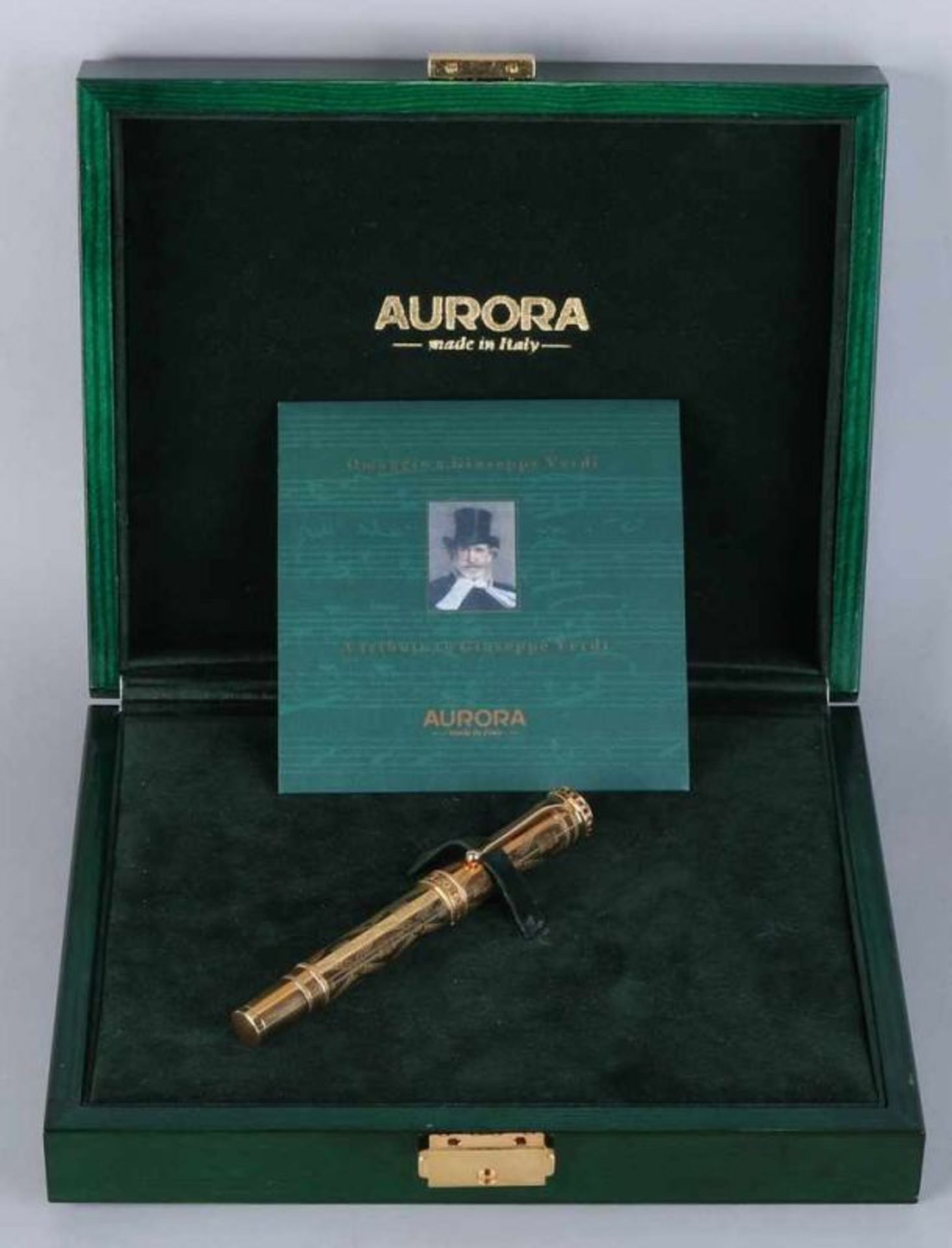 Very rare and exclusive Aurora pen Giuseppe Verdi Gran Gala Gold ".  Gold pen, engraved all around