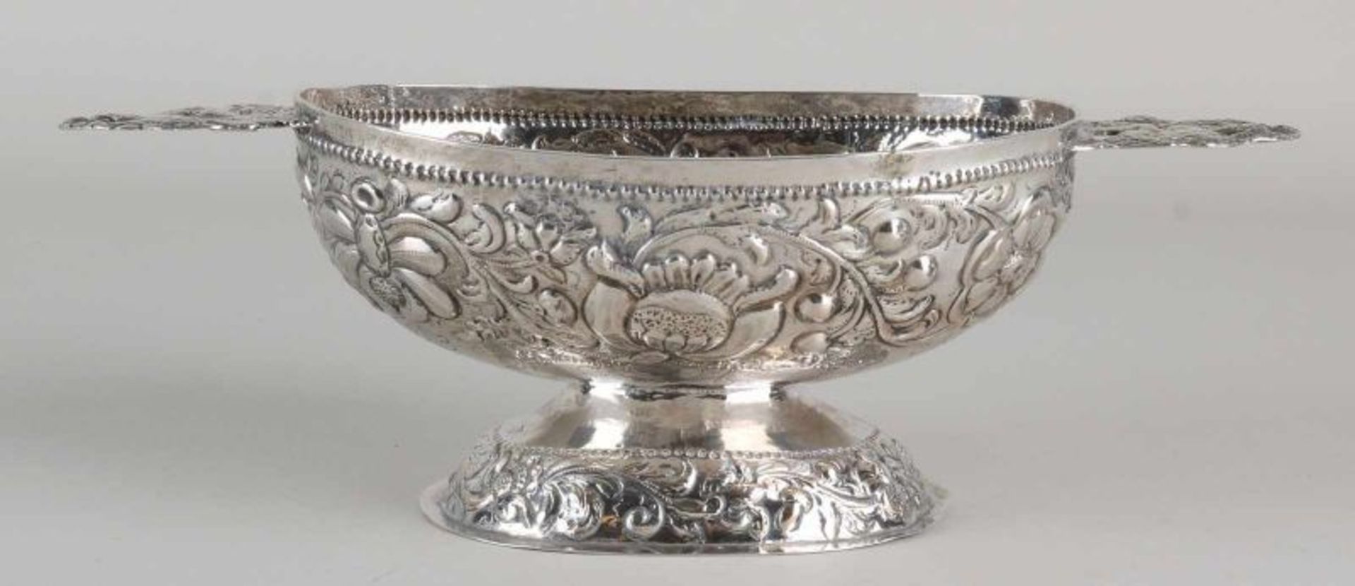 Frisian silver brandy bowl, 18th century, decorated with driven floral images, truss work and two - Bild 2 aus 2
