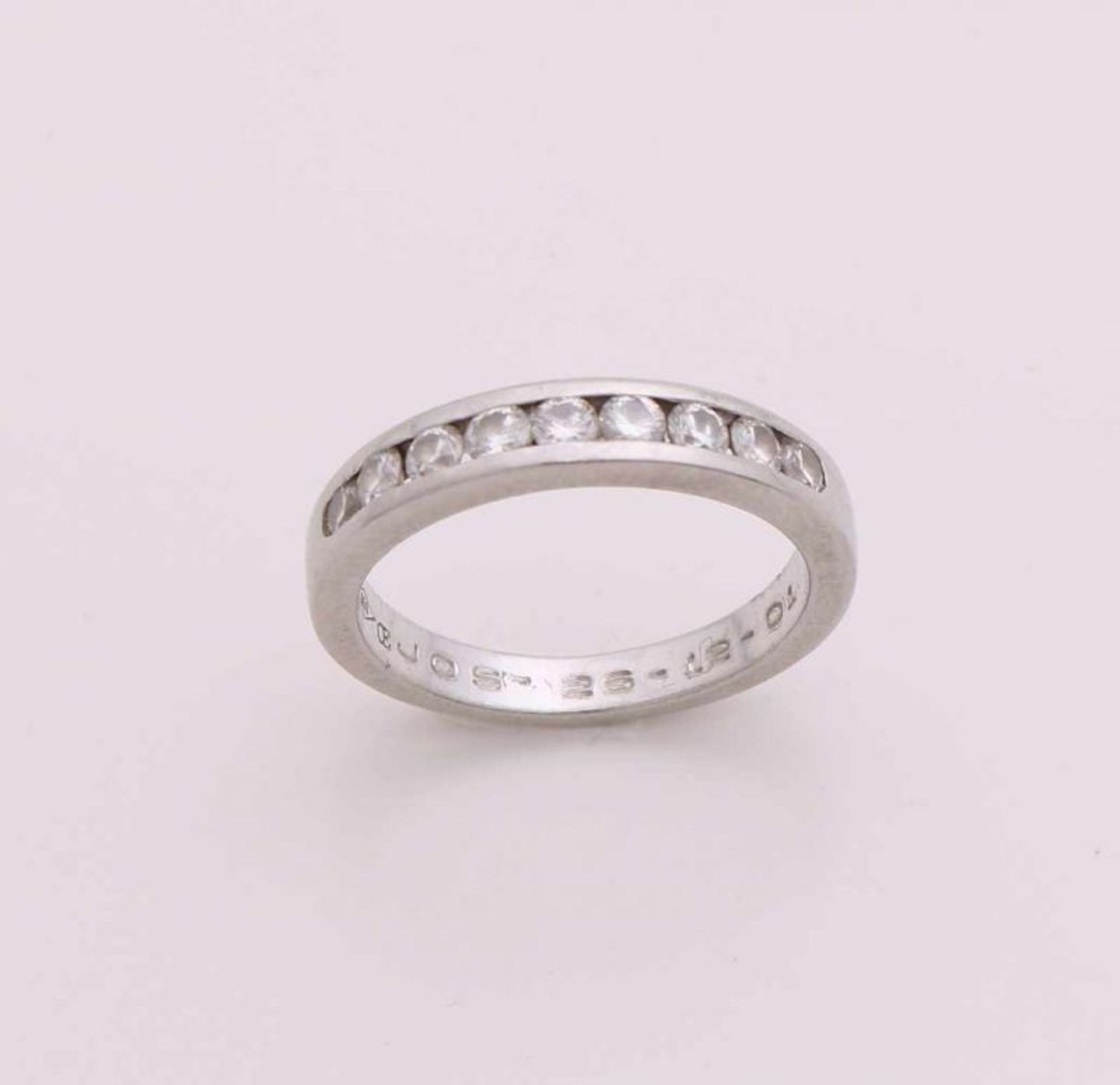 Platinum riding ring, 950/000, with diamond. Ring with a rail set with 9 brilliant cut diamonds,