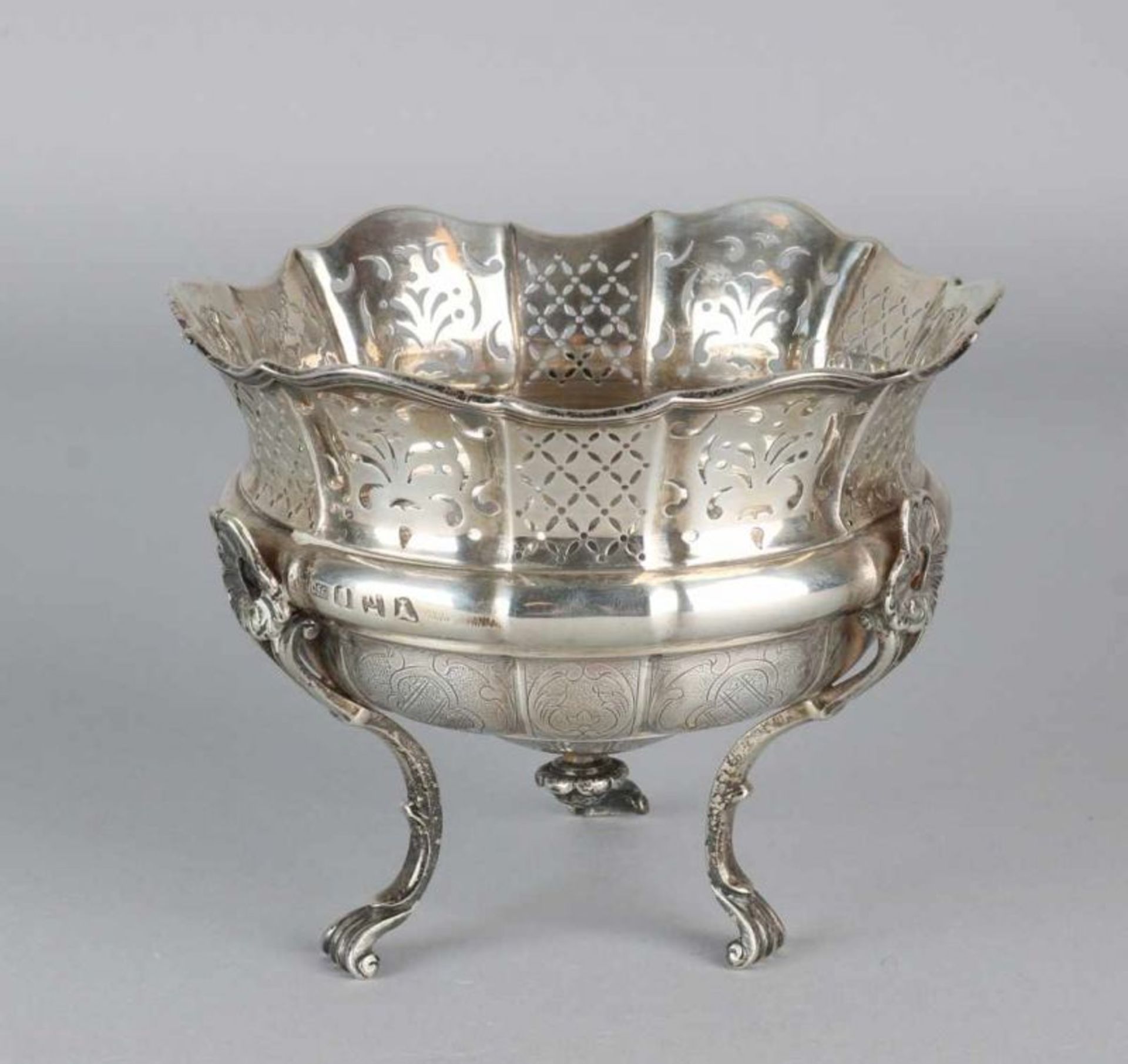 Beautiful silver bowl, 930/000, with a partially folded edge with sawn decor, decorated at the - Bild 2 aus 2