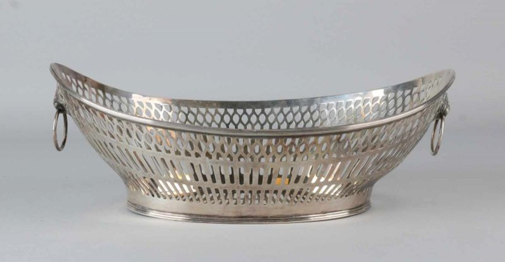 Silver bread basket, 835/000, oval model with sawn bar decoration, placed on an oval ring with - Bild 2 aus 2