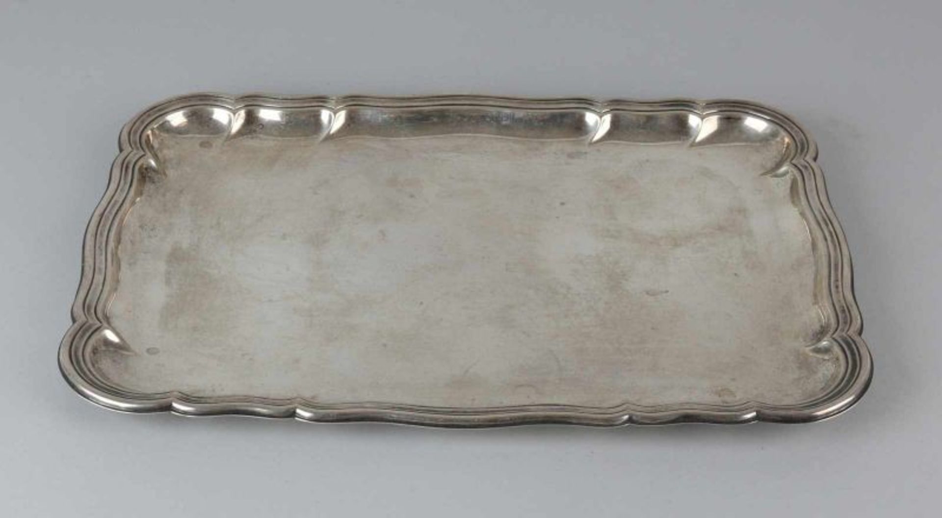 Silver tray, 835/000, rectangular contoured with a somewhat raised worked edge. Equipped with - Bild 2 aus 2