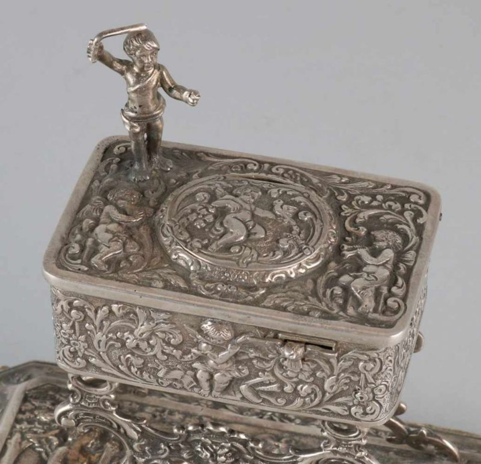 Special silver music box, 925/000, rectangular music box, with bird, decorated with putti and floral - Bild 4 aus 5