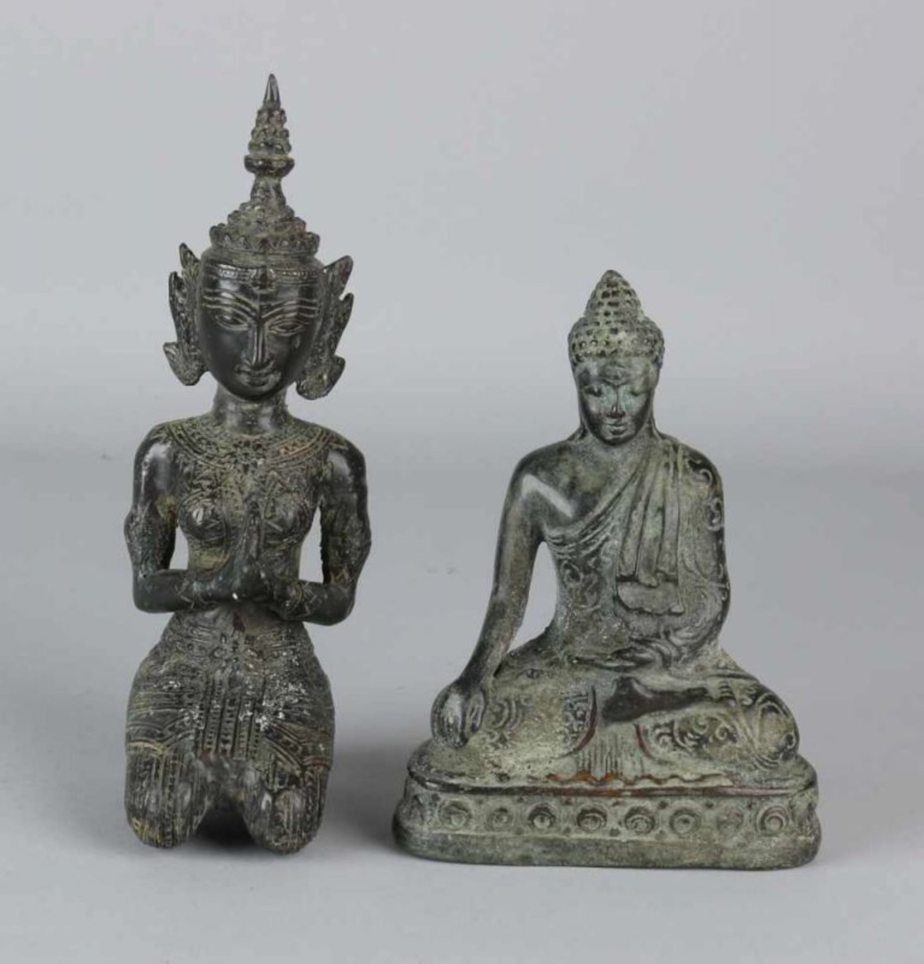 Two old / antique bronze Buddha figures. Thailand. Dimensions: 15 - 21 cm. In good condition.