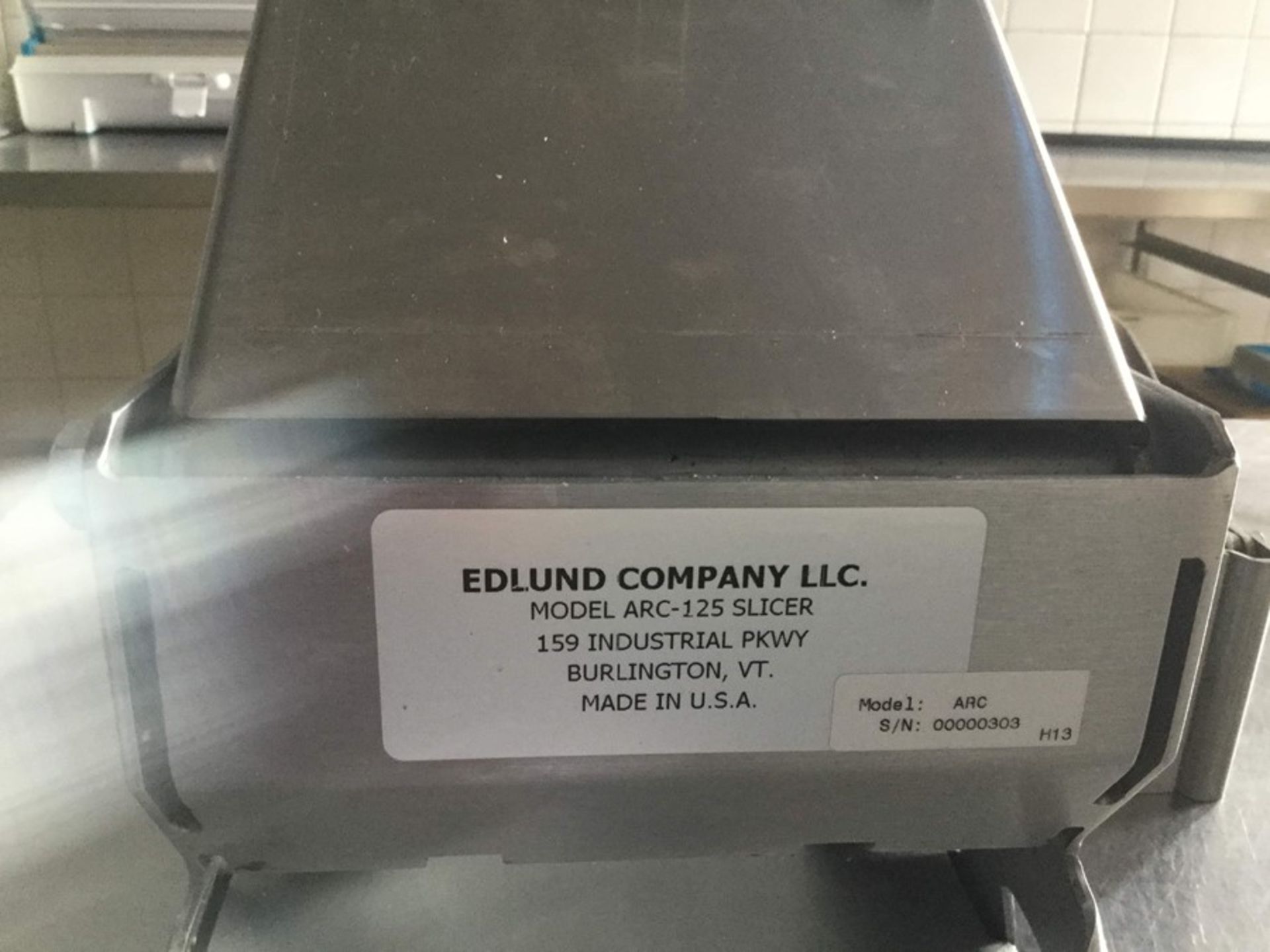 EDLUND MANUAL FRUIT AND VEGETABLE SLICER - Image 2 of 4