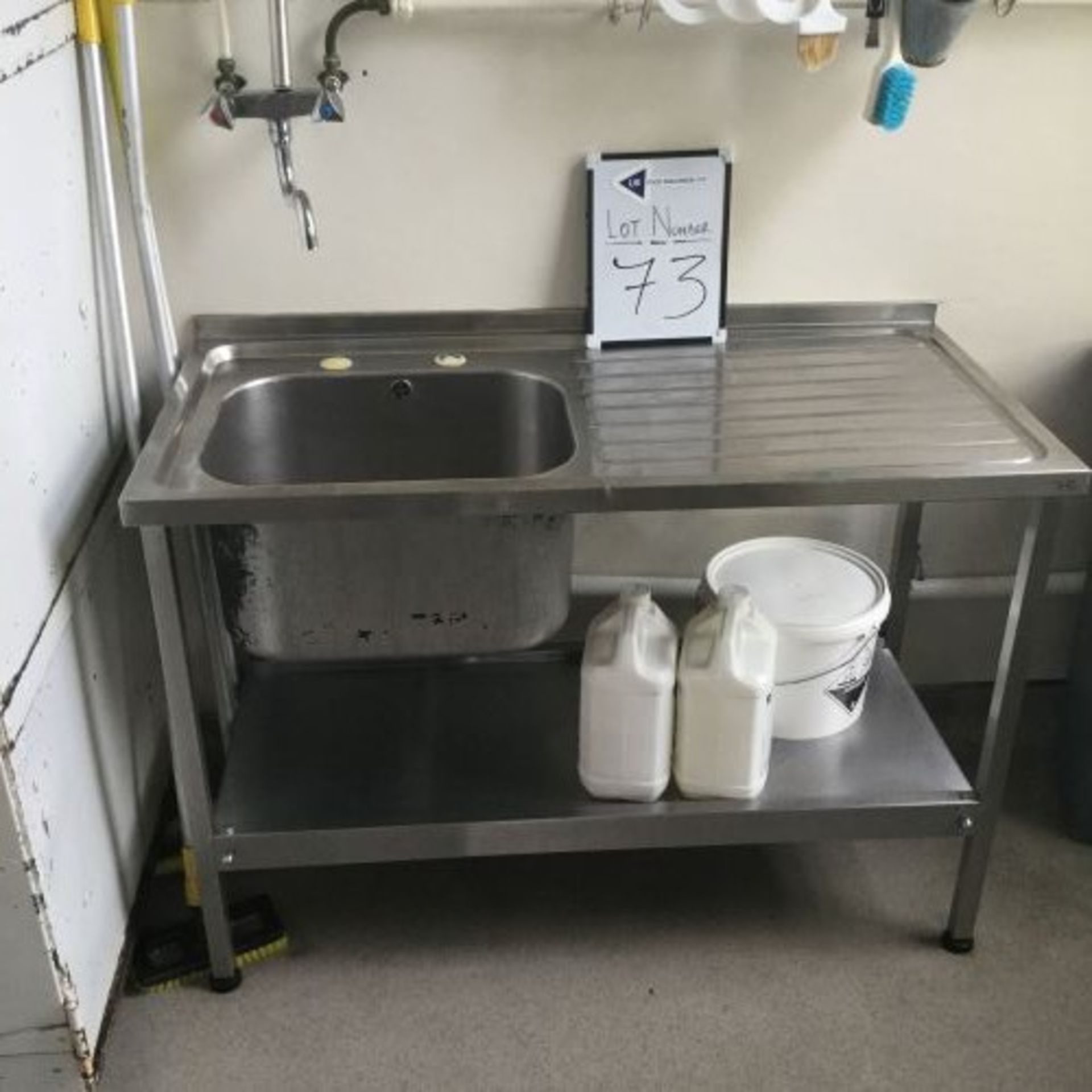 STAINLESS STEEL SINK