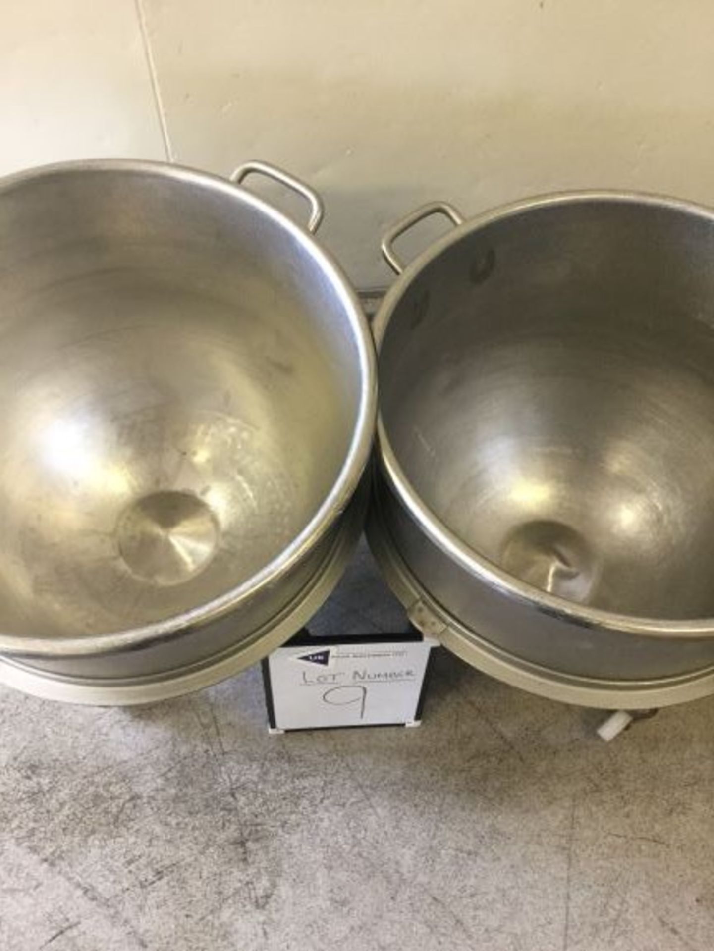 80 QT MIXING BOWLS - Image 2 of 2