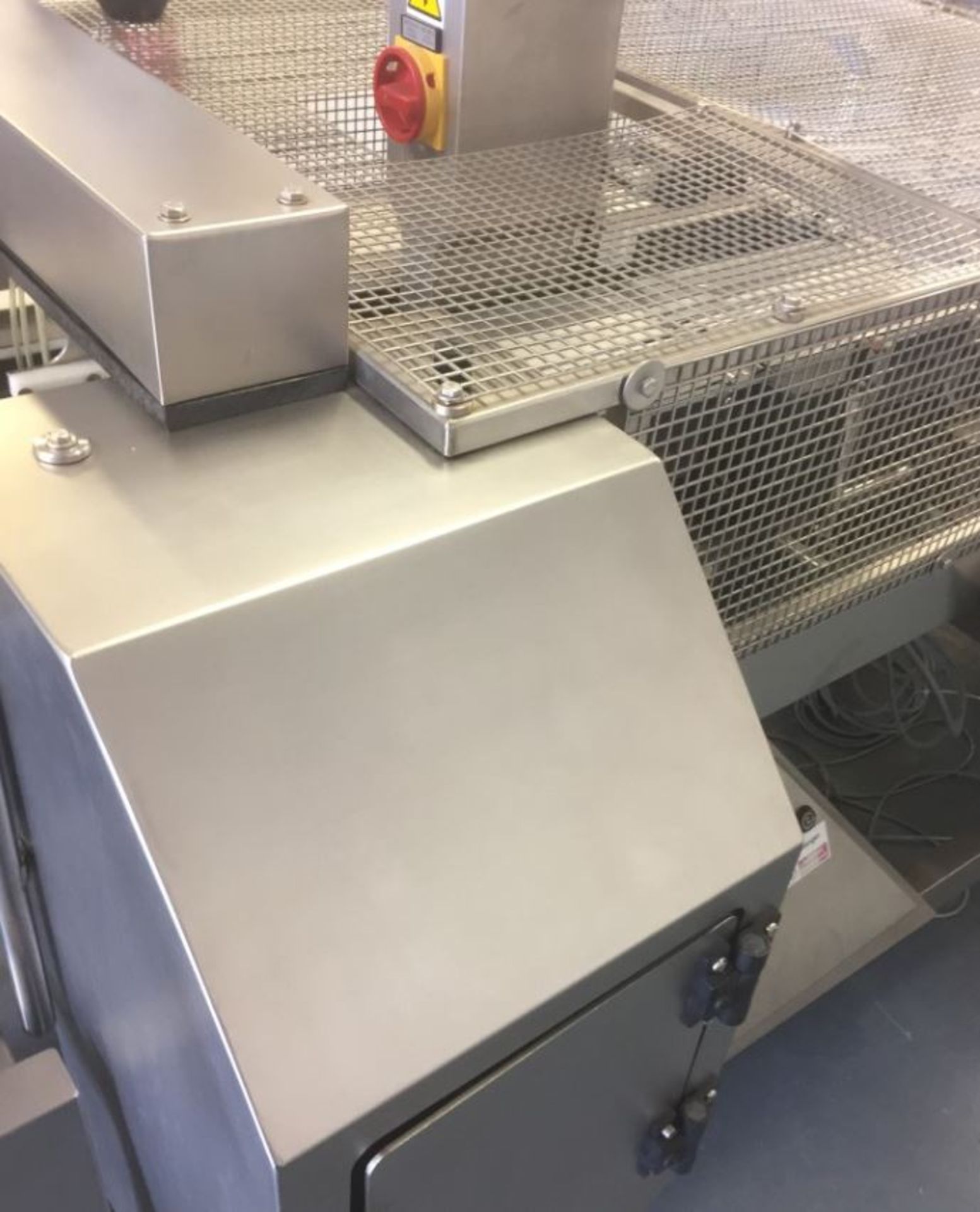 WARD-BEKKER TWIN CHECK-WEIGHER/METAL DETAL DETECTOR WITH FORTRESS METAL DETECTOR AND CONVEYORS - Image 19 of 20