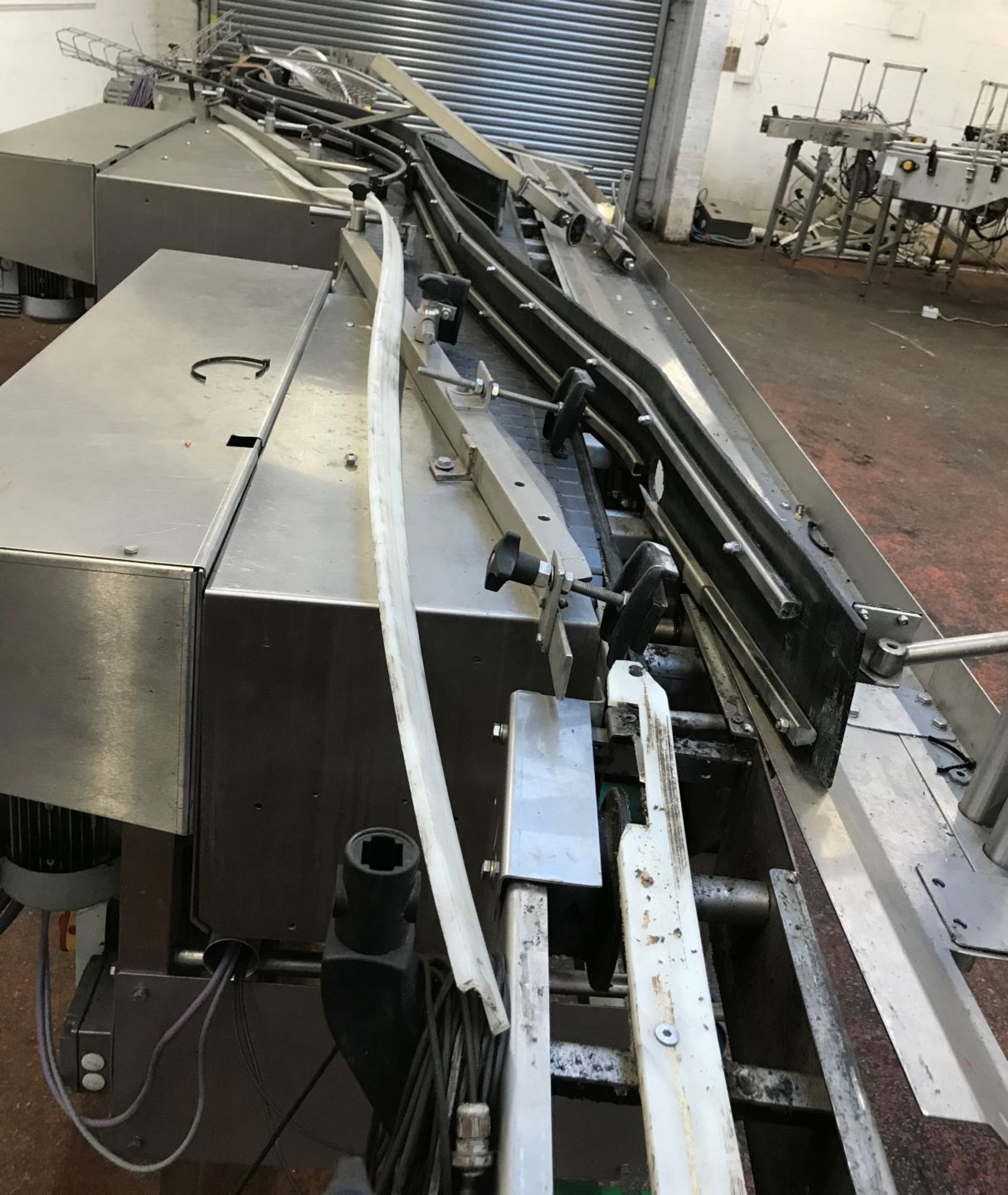 CONVERGING CONVEYOR SYSTEM FOR BOTTLES / JARS - Image 8 of 22