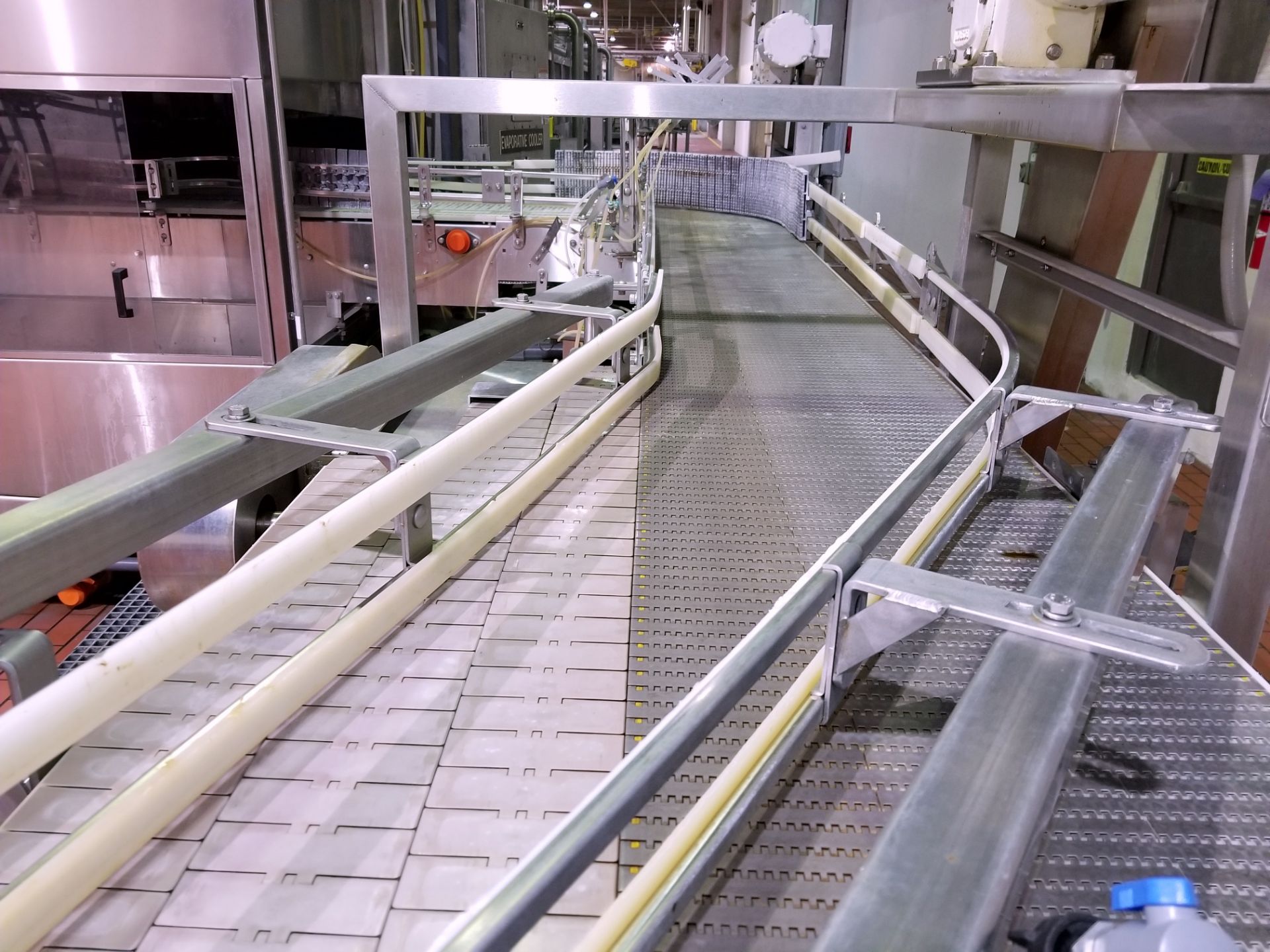 2003 Sentry 4.5 inch table top bottle conveyor, Approx. 45 Total Feet with curve and crossover - Image 7 of 10