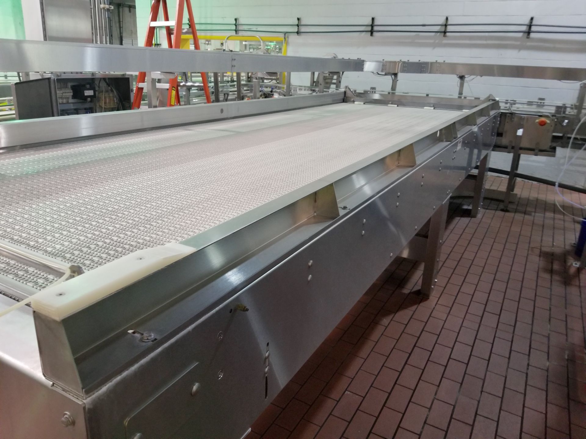 2007 Sentry Bi-Directional 6 x 20 Accumulation Table, Includes 11 feet of Infeed Conveyor - Image 3 of 11