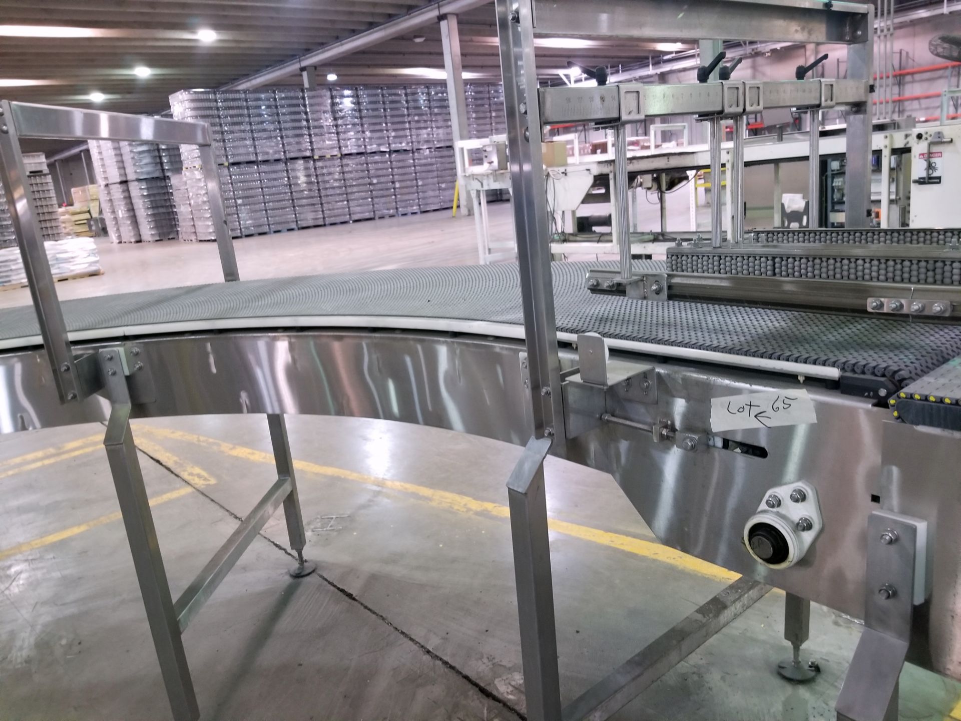 2007 Sentry 30 inch Matte Top Powered conveyor with a 180 degree curve - Image 5 of 5