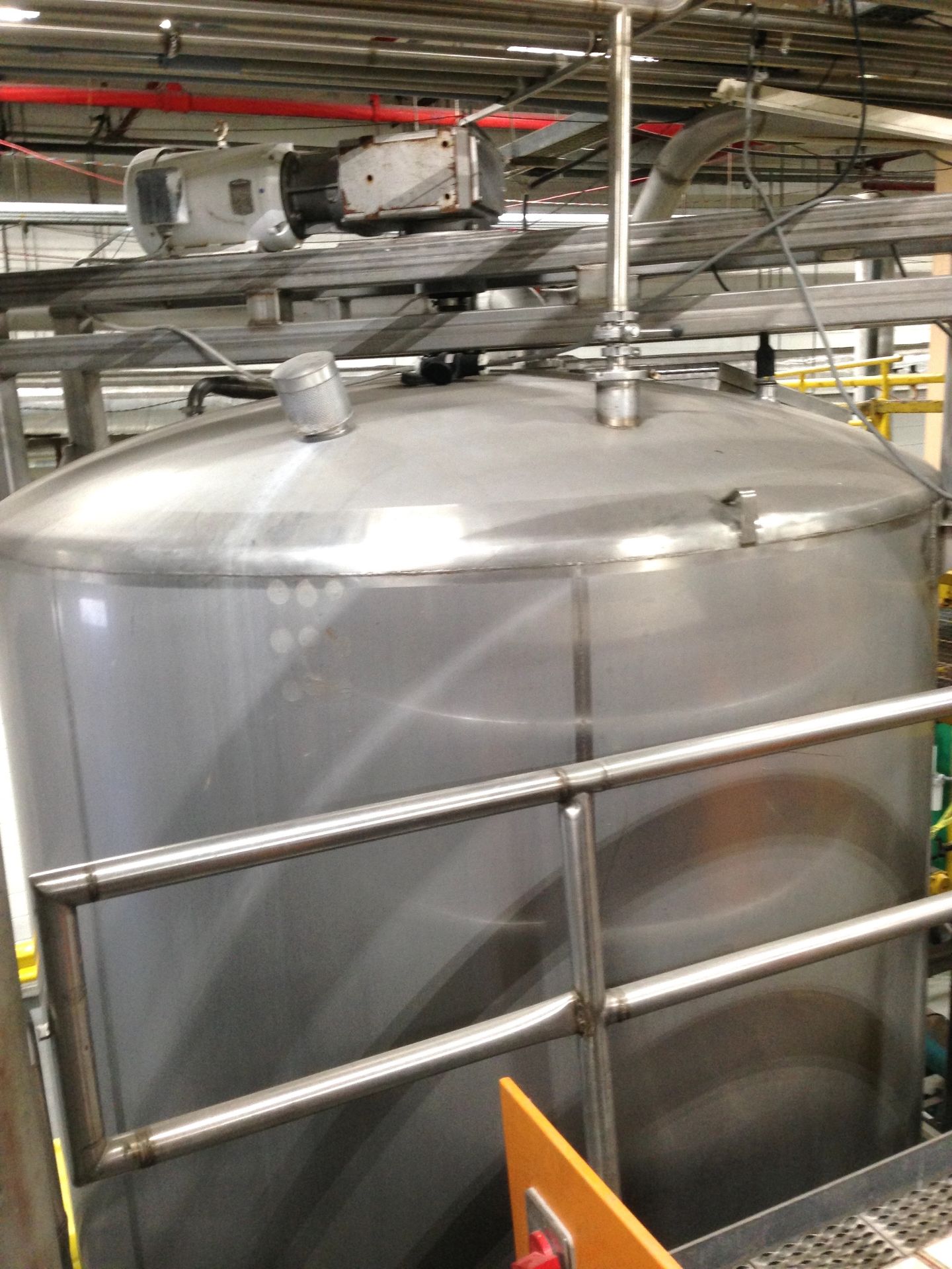 SFI 5000 Gallon Vertical Mixing Tanks Cone Bottom, Dome Top, Top Mounted Agitator - 5HP motor, - Image 4 of 6