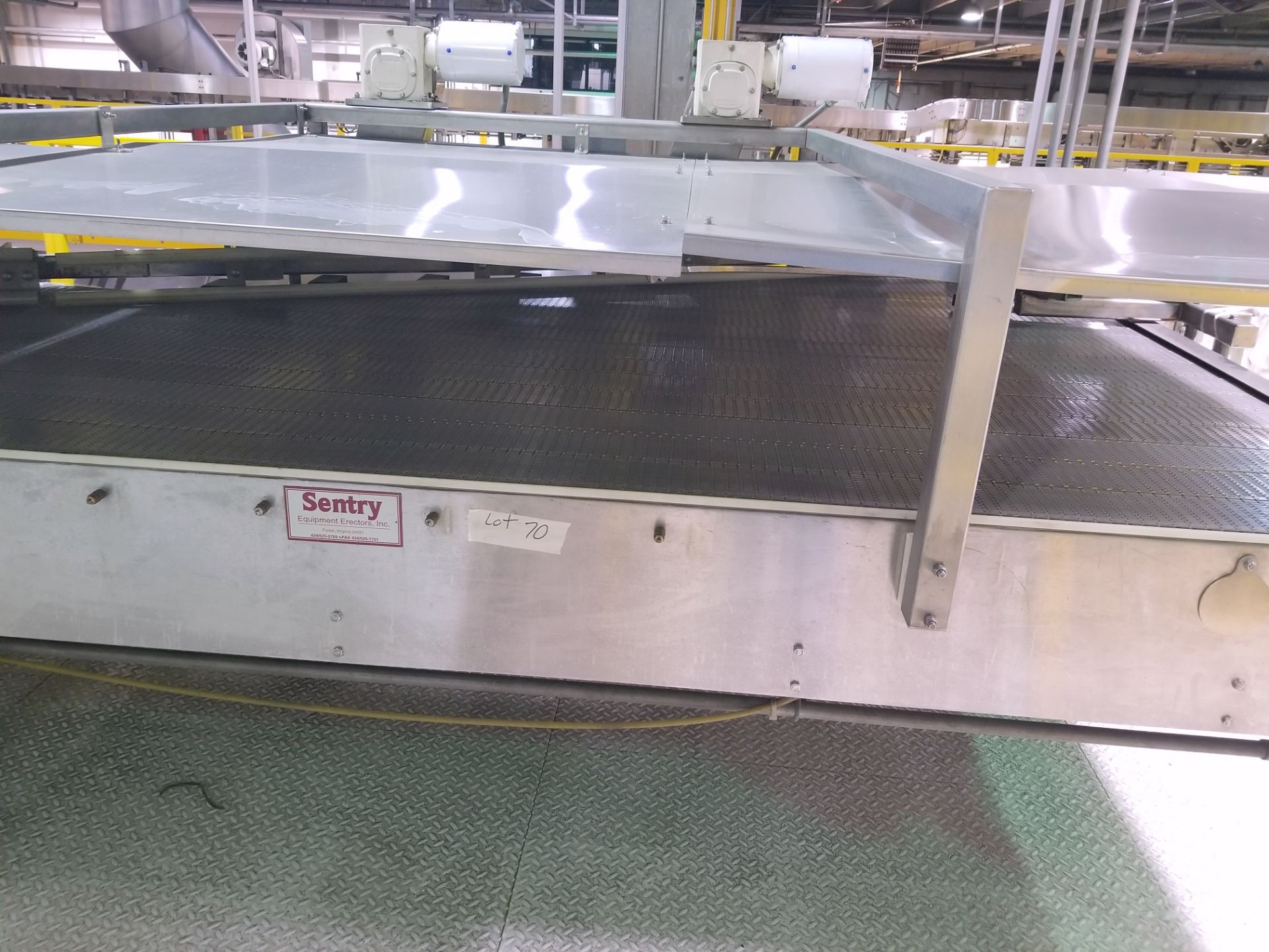 Sentry Pressure Less Single Filer from Mass Flow of Depalletizer to 4.5 inch Conveyor - Image 2 of 9