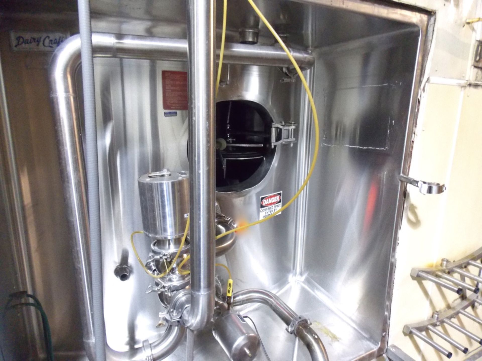 Dairy Craft 6000 Gallon Vertical Silo with Agitator; Serial: 77J3387 Stainless Steel Construction - Image 3 of 9