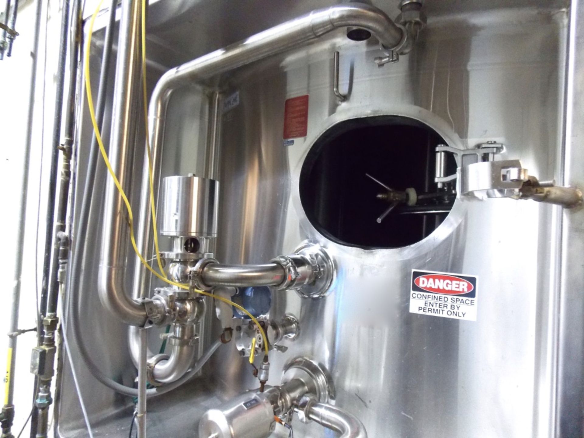 Dairy Craft 6000 Gallon Vertical Silo with Agitator; Serial: 77J3387 Stainless Steel Construction - Image 4 of 9