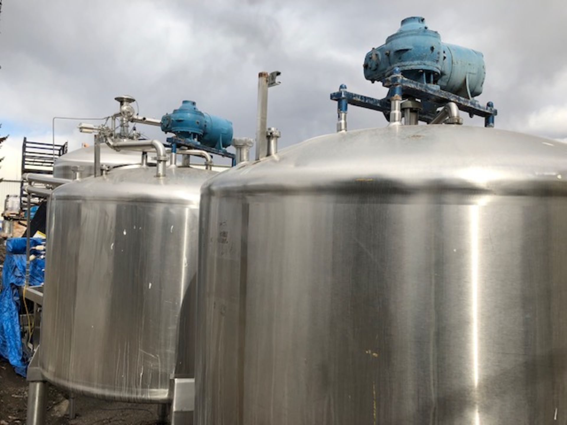 600 Gallon Mixing Tank - Image 2 of 4