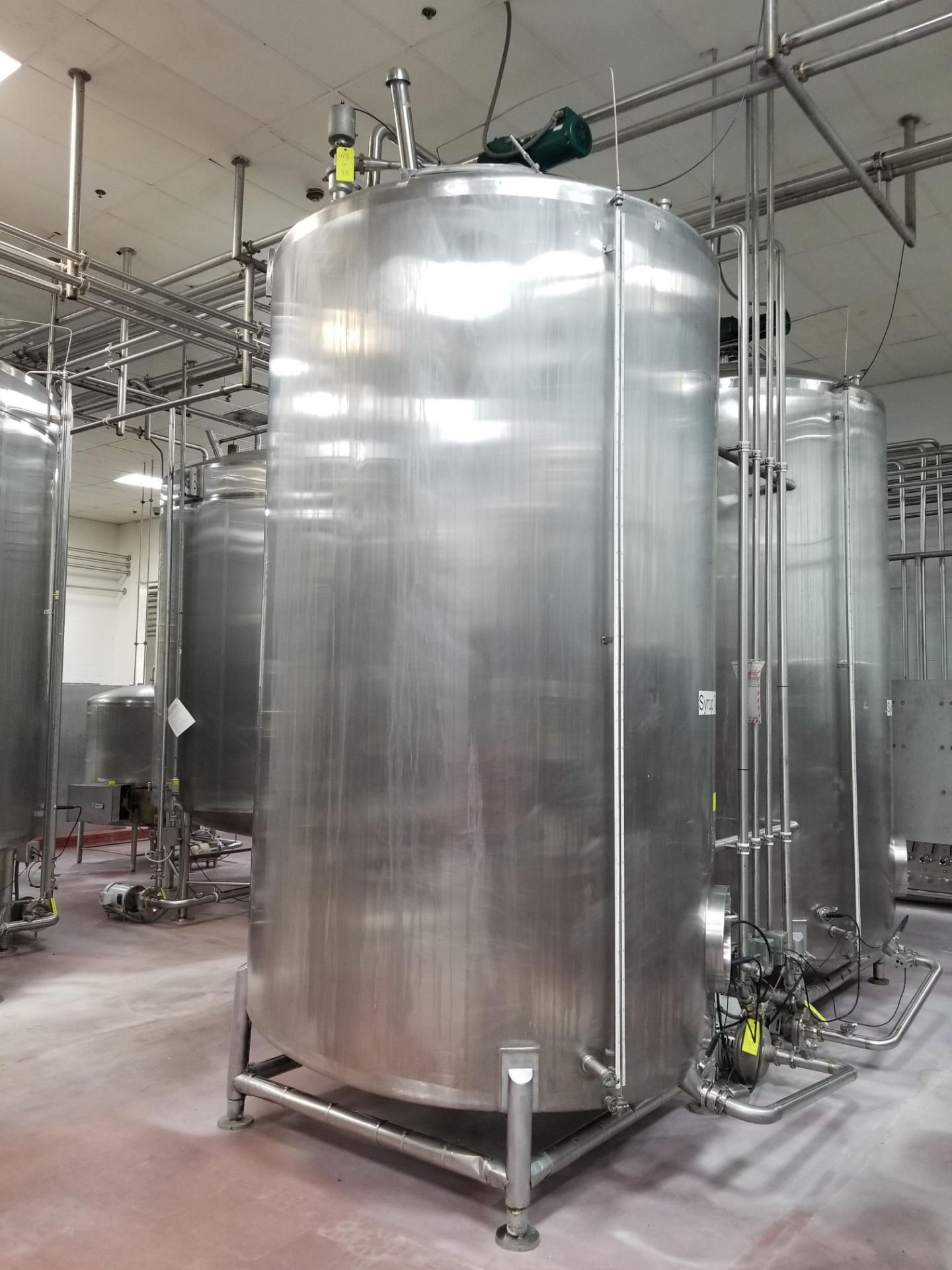 Dairy Craft 3,000 Gallon Vertical Mix Tank - Image 2 of 8