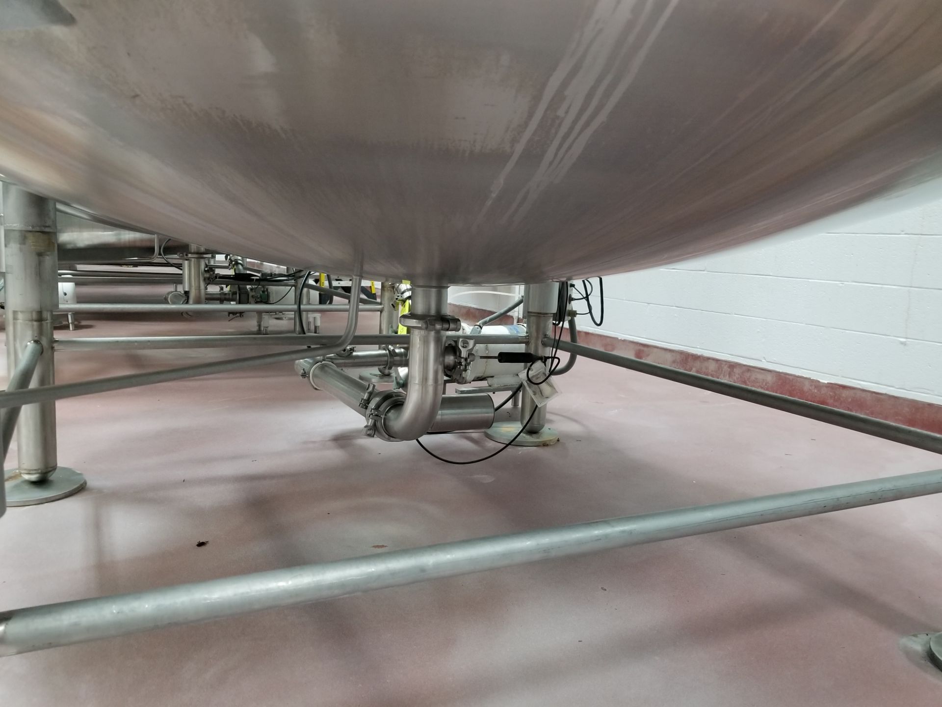 Cherry Burrell 2,500 Gallon Vertical Mix Tank - Image 3 of 7