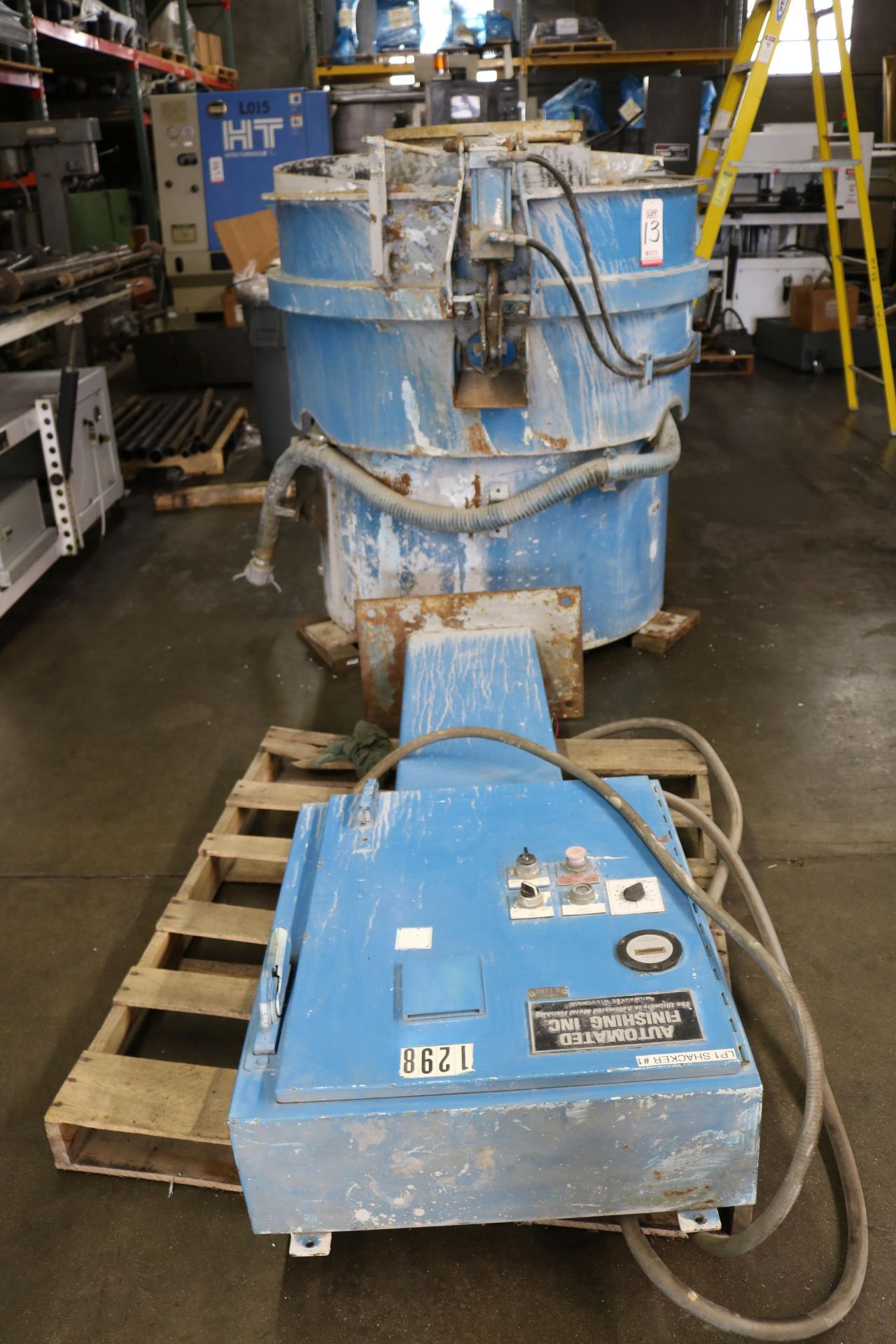 AUTOMATED VIBRATORY FINISHING MACHINE, MODEL 537 - Image 5 of 9