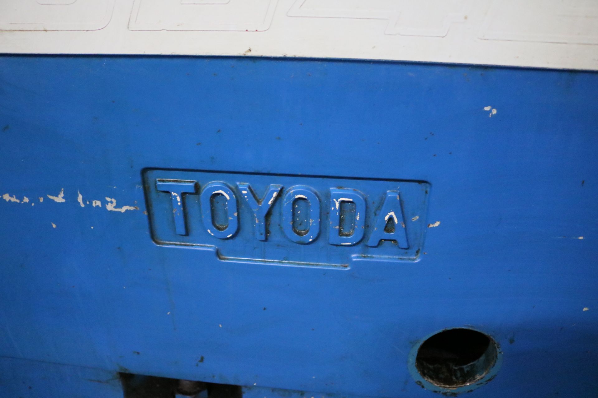 1995 TOYODA CNC GRINDER, MODEL RC4995, TYPE GL-4P-100E, GC 32 CNC CONTROL, 39.4 BETWEEN CENTERS, - Image 3 of 21