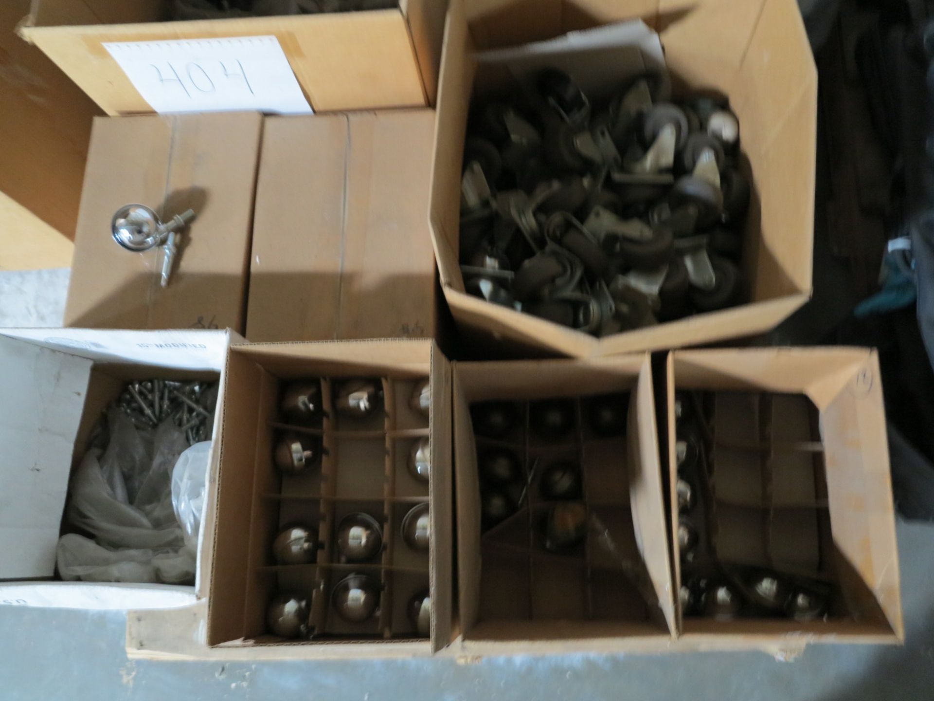 LOT - PALLET OF VARIOUS CASTERS, SUMP PUMP W/ CLOTH HOSE