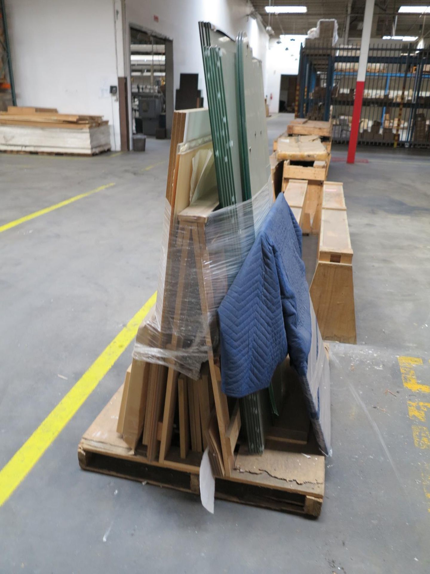 LOT - (7) CRATES OF GLASS AND MIRRORS AND (1) PALLET OF GLASS SHELVING - Image 6 of 6