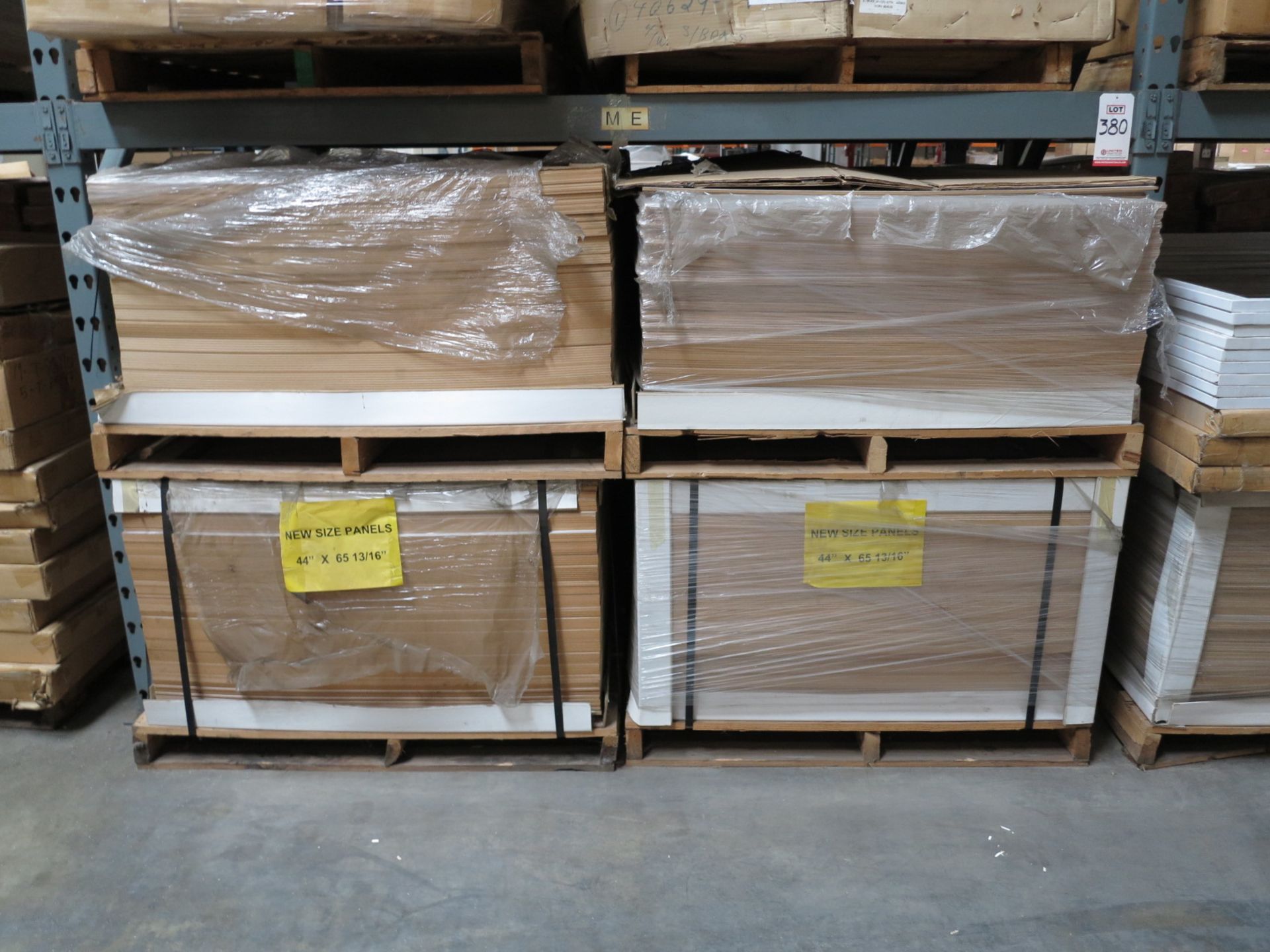LOT - CONTENTS OF (2) SECTIONS OF PALLET RACK TO INCLUDE: ITEM # 50681, 5FT L. ADD ON SET 82" HIGH W - Bild 3 aus 8