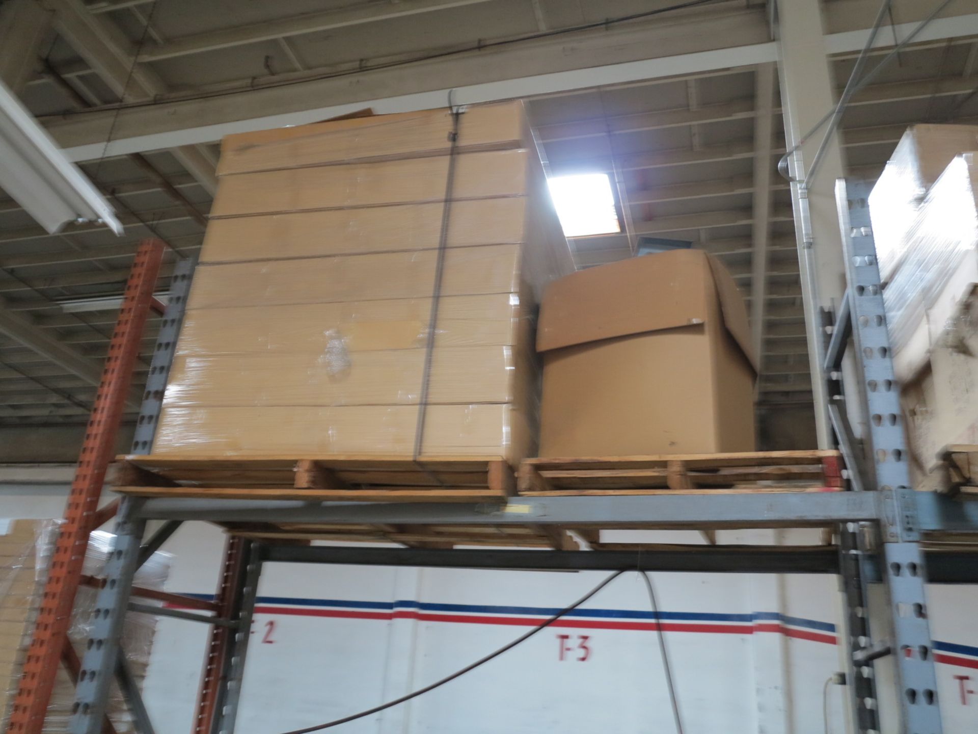 LOT - CONTENTS OF (2) SECTIONS OF PALLET RACK TO INCLUDE: ITEM #A286, ROUND WIRE BASKET 16'' DIA . X - Bild 2 aus 2