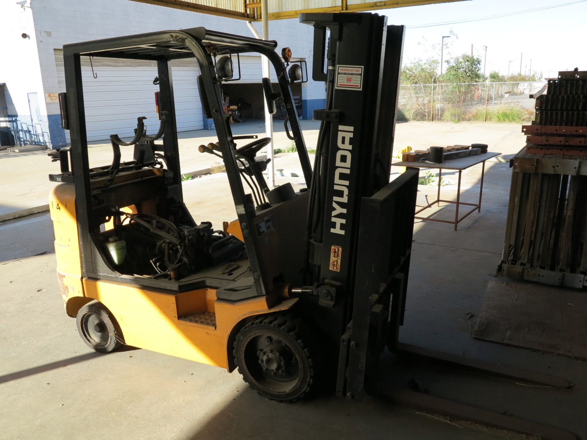 HYUNDAI 4,800 LB LP FORKLIFT, MODEL HLE-25C-5, S/N EK0210242, OUT OF SERVICE