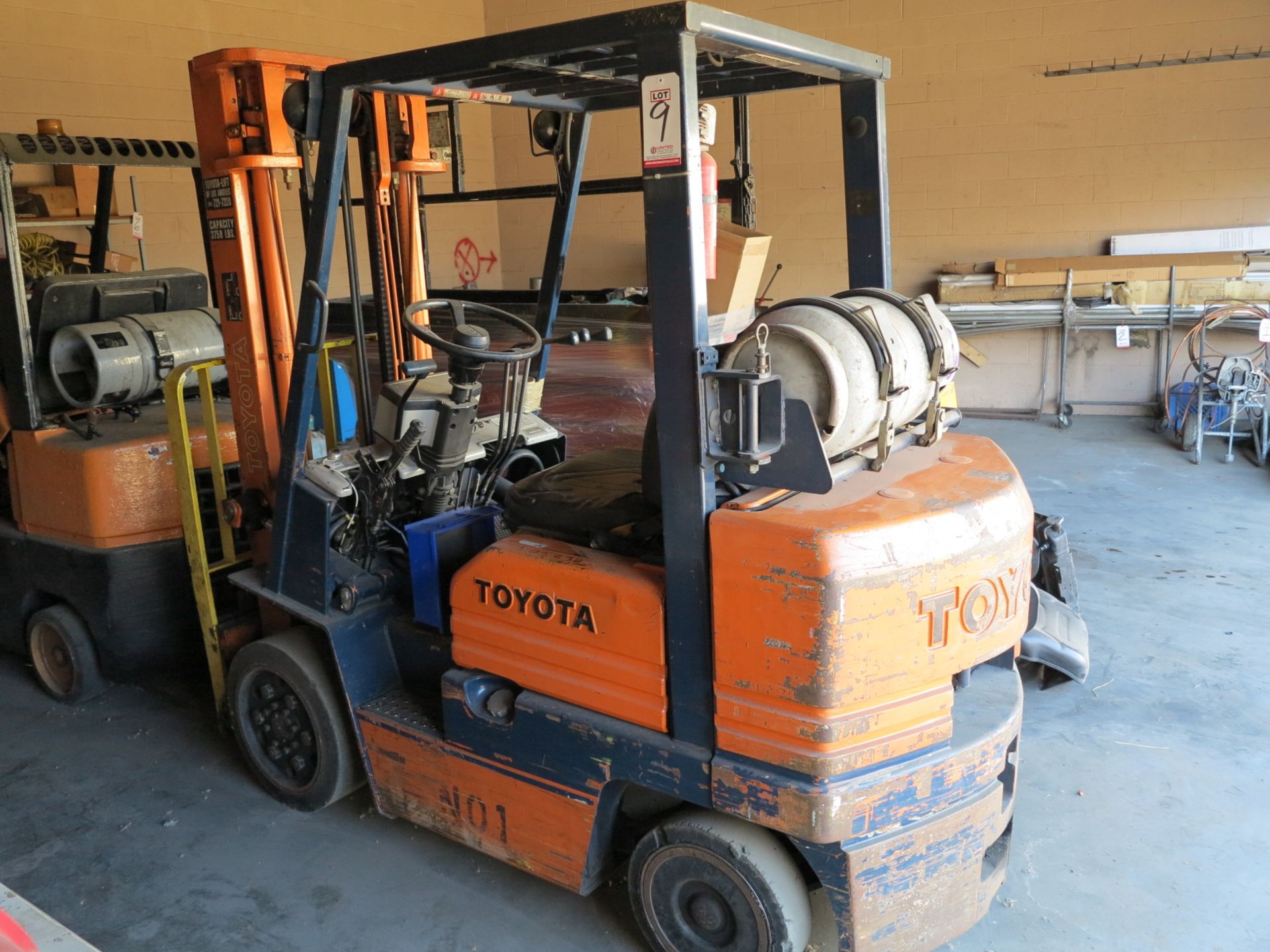 TOYOTA 4,750 LB LP FORKLIFT, MODEL 5FGC25, S/N 73125, OUT OF SERVICE