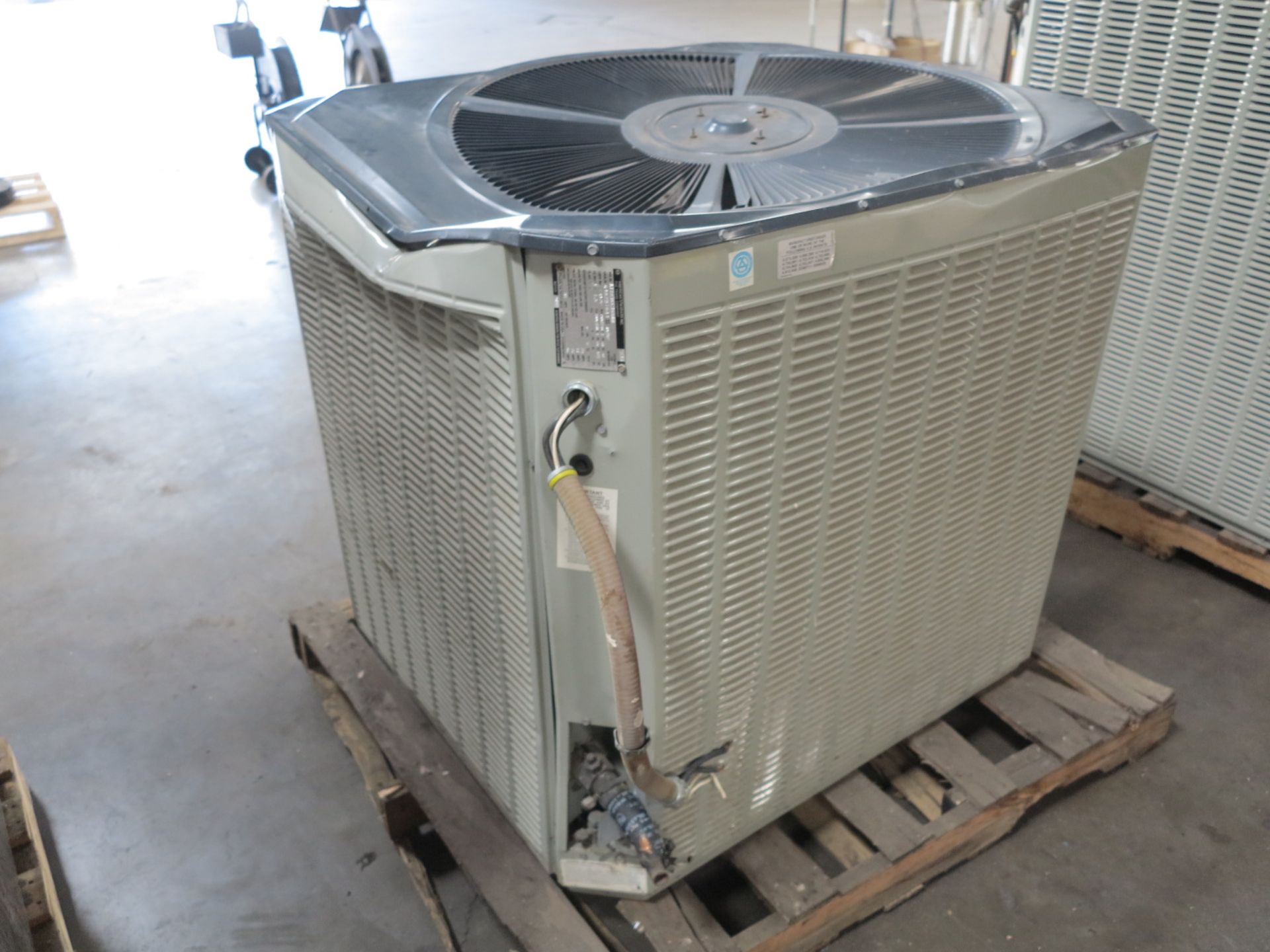 AMERICAN STANDARD AIR CONDITIONER, MODEL ATX036C100A0, S/N 640227041 - Image 2 of 4