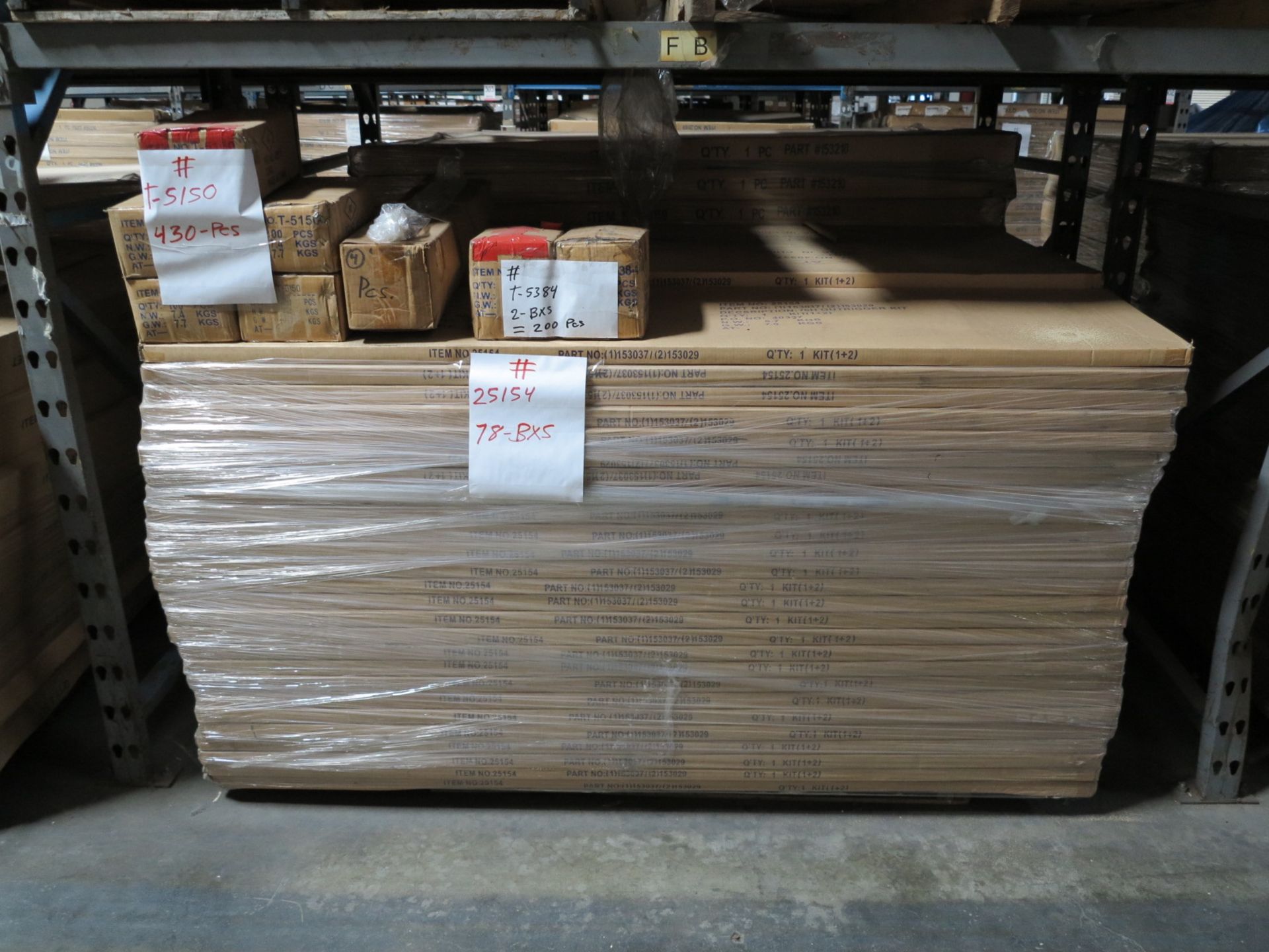 LOT - CONTENTS OF (2) SECTIONS OF PALLET RACK TO INCLUDE: HARDWARE; ROUND RACK FRAMES; ITEM # T5436, - Bild 8 aus 8
