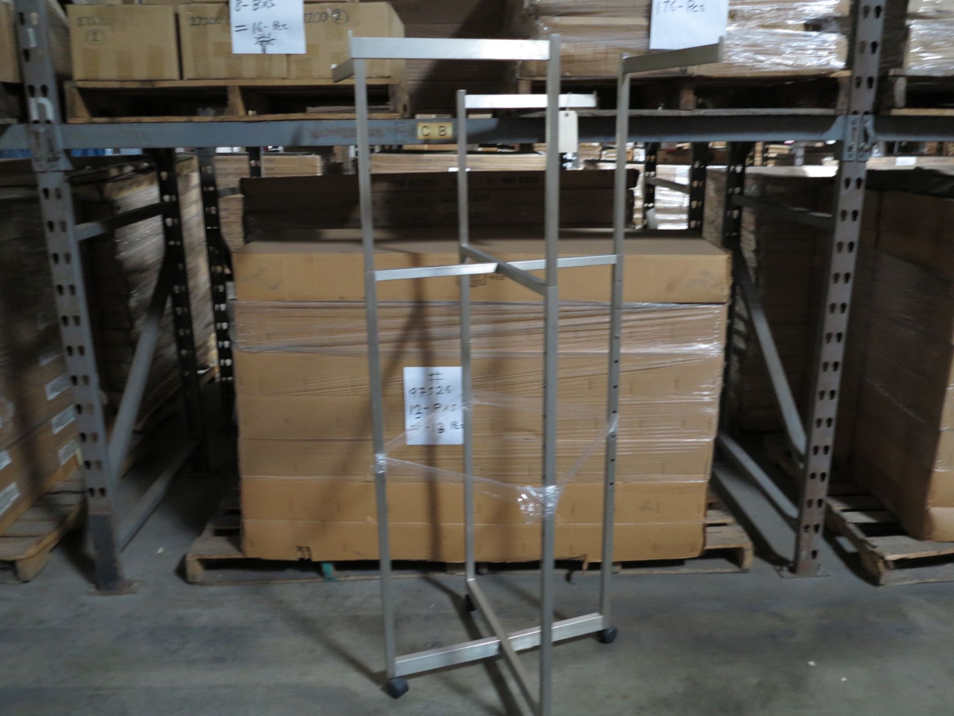 LOT - CONTENTS OF (3) SECTIONS OF PALLET RACK TO INCLUDE: ITEM # 26209, 2 WAY W (2) 15" STR. ARMS, - Bild 7 aus 12